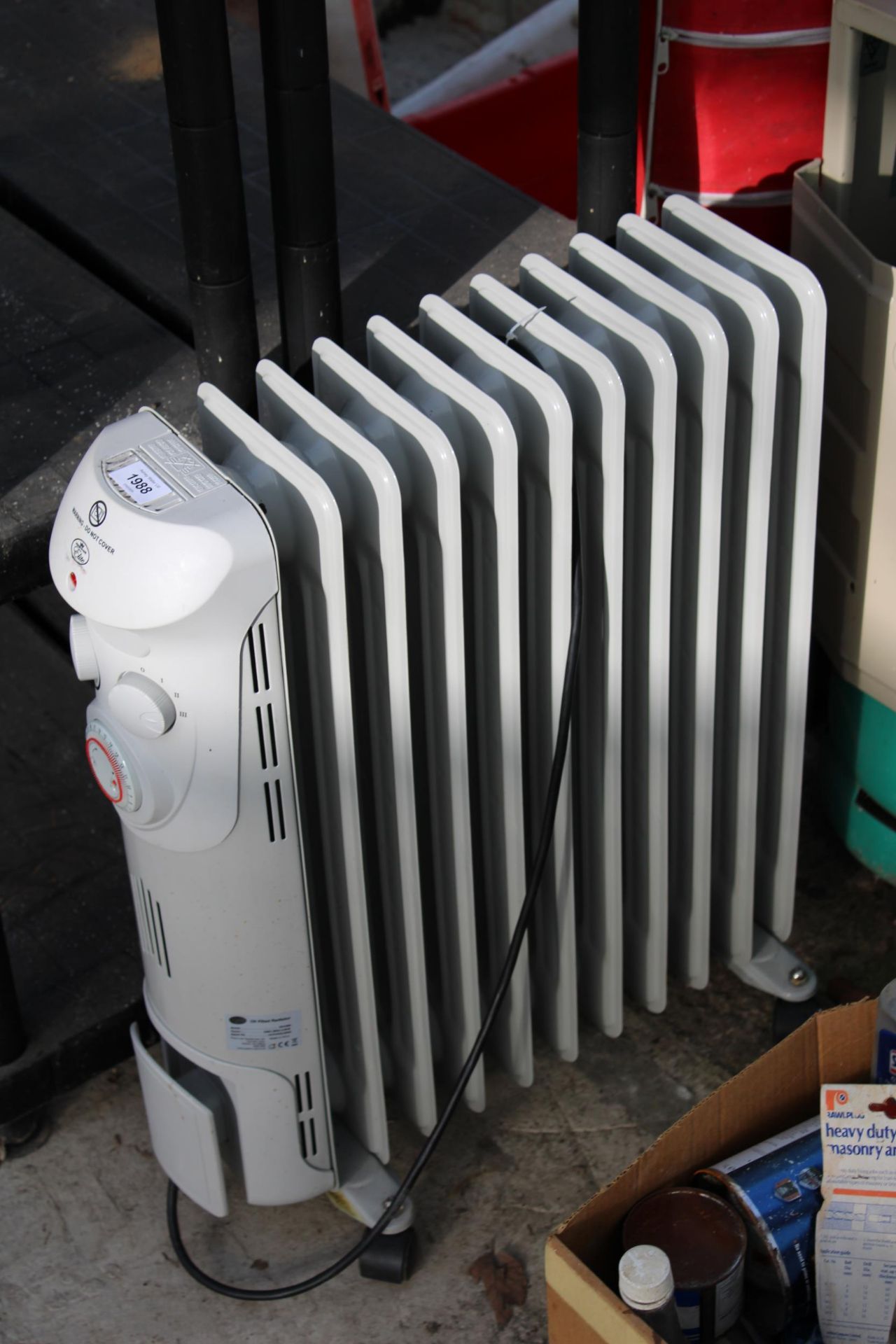 AN ELECTRIC HEATER AND TWO PLASTIC SHELVING UNITS - Image 2 of 2