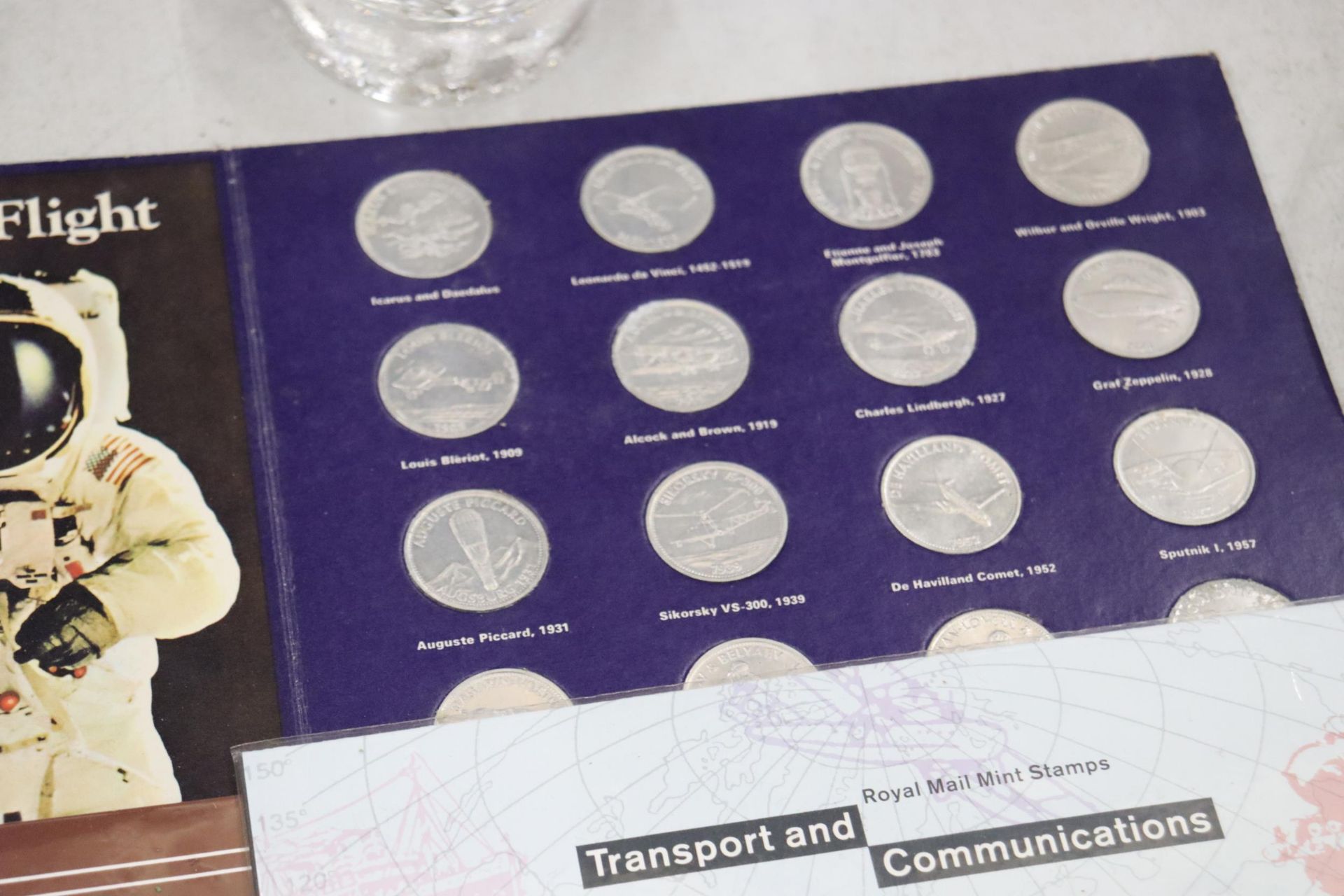 A COLLECTION OF STAMPS, COINS, A PIN AND A PAPERWEIGHT TO INCLUDE 25TH ANNIVERSERY COINS OF QUEEN - Image 8 of 11