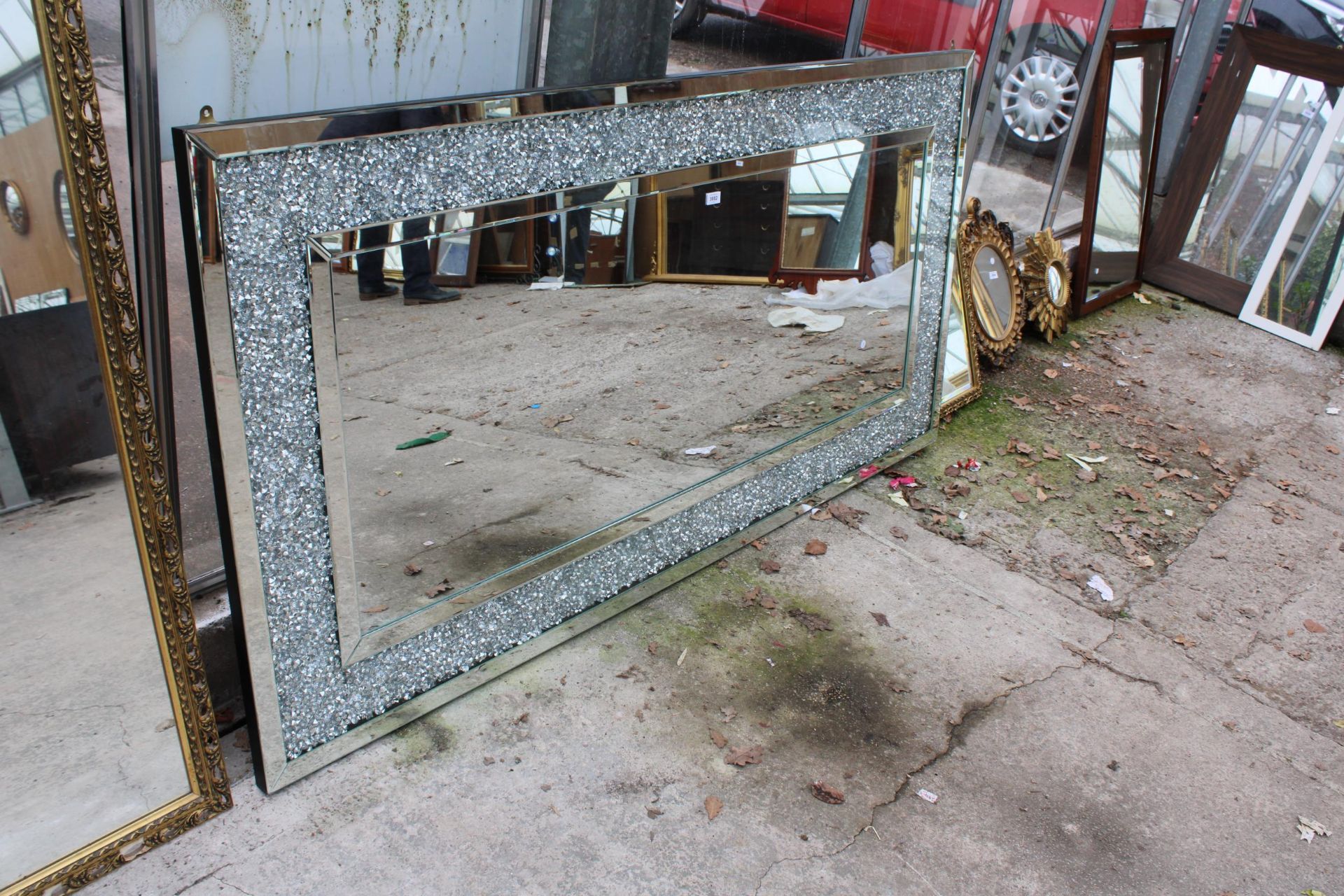 A MODERN MIRROR WITH DIAMOND CRUSH STYLE DECORATION 792 x 40" - Image 2 of 5