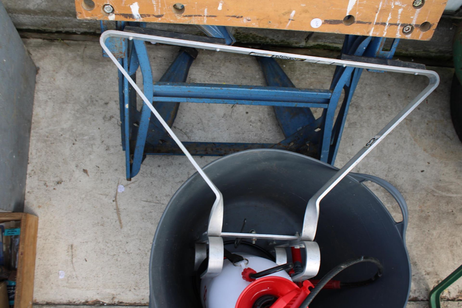 A FOLDING WORKMATE BENCH, A TRUG AND TWO GARDEN SPRAYERS ETC - Image 3 of 3
