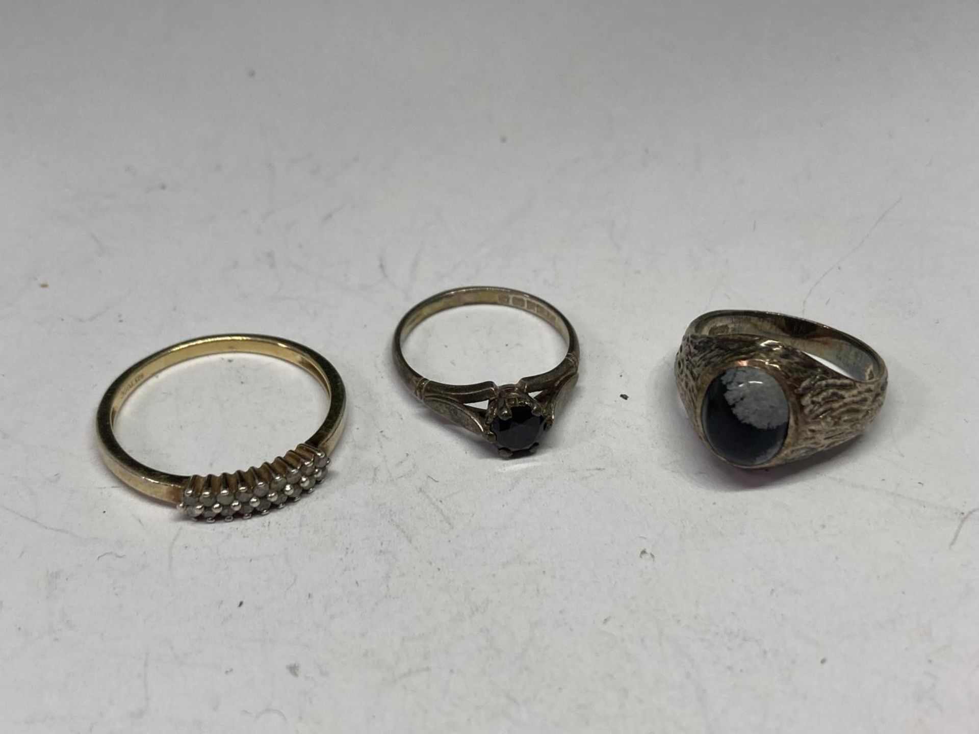 FIVE SILVER RINGS - Image 2 of 3