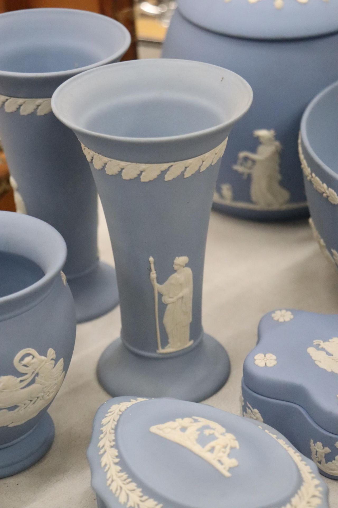 A COLLECTION OF JASPERWARE BLUE AND WHITE WEDGWOOD TO INCLUDE A BISCUIT BARREL, VASES, TINKET BOXES, - Image 11 of 11