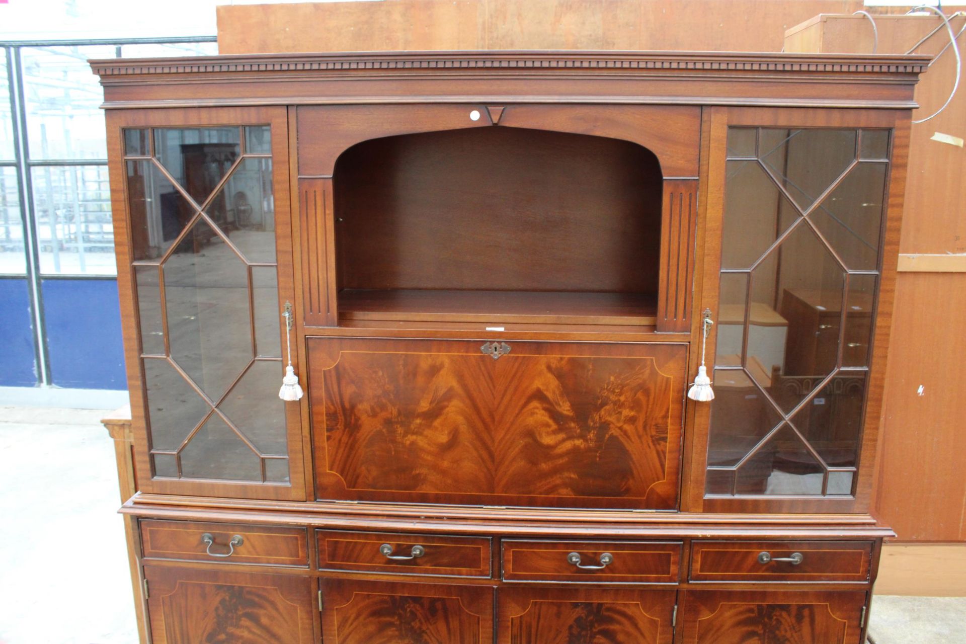 REPRODUCTION MAHOGANY AND CROSSBANDED BOOKCASE / BUREAU ON BASE 70" WIDE - Bild 2 aus 5