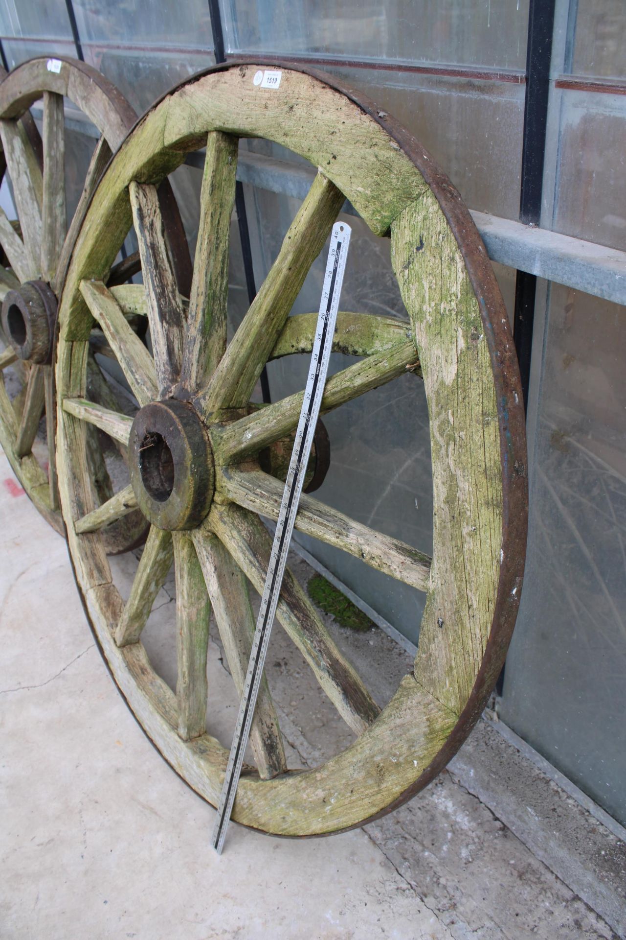 A VINTAGE WOODEN AND METAL BANDED CART WHEEL (D:120CM) - Image 2 of 3