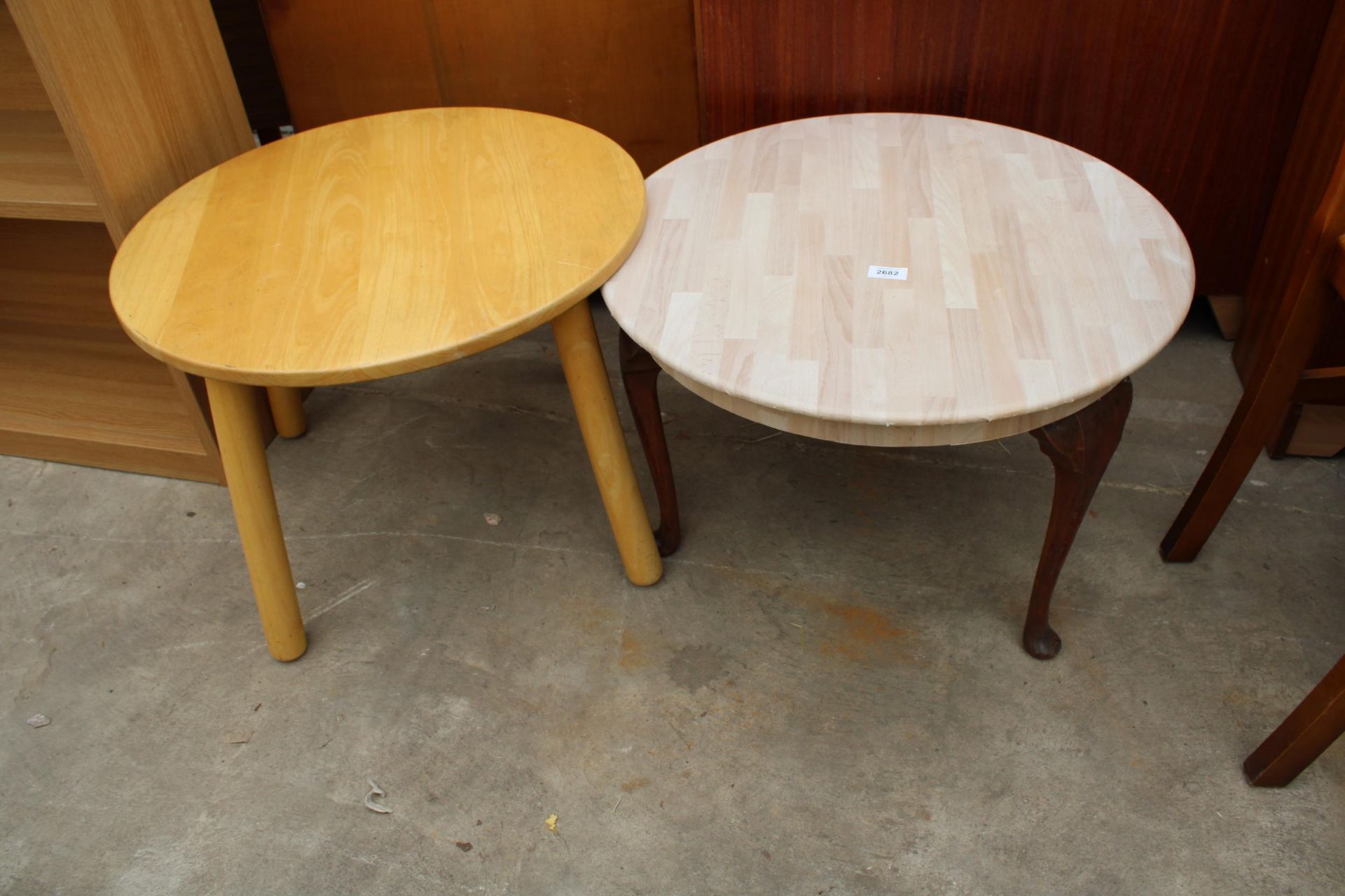 A PIN FURNITURE HARDWOOD COFFEE TABLE 24" DIAMETER AND A FURTHER TABLE ON CABRIOLE LEGS