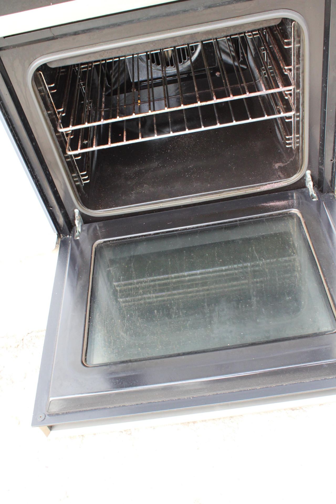 A CHROME AND BLACK BAUMATIC INTERGRATED DOUBLE OVEN - Image 3 of 3