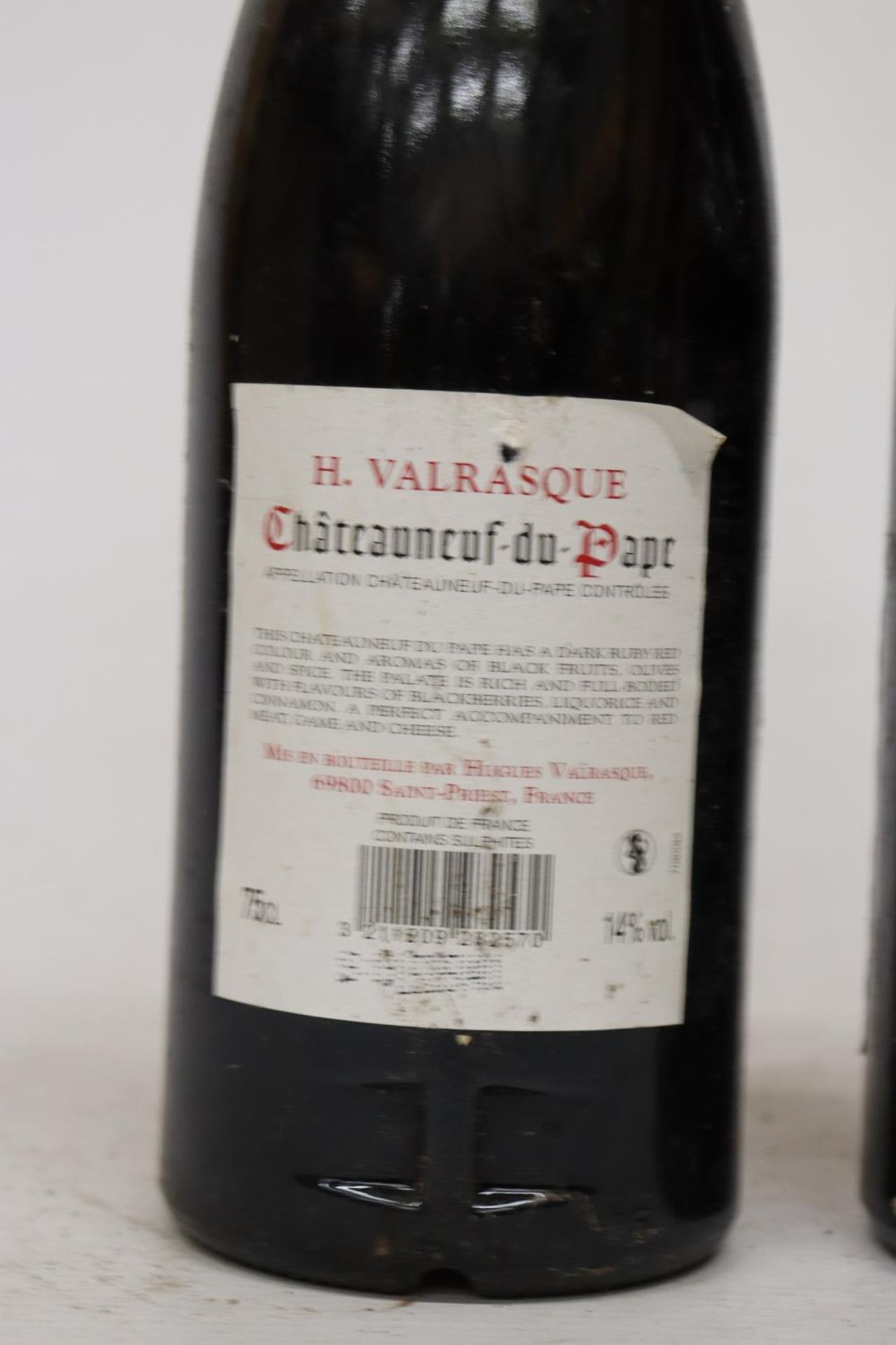 TWO BOTTLES OF H. VALRASQUE CHATEAUNEUF-DU-PAPE 2014 RED WINE - Bild 4 aus 4