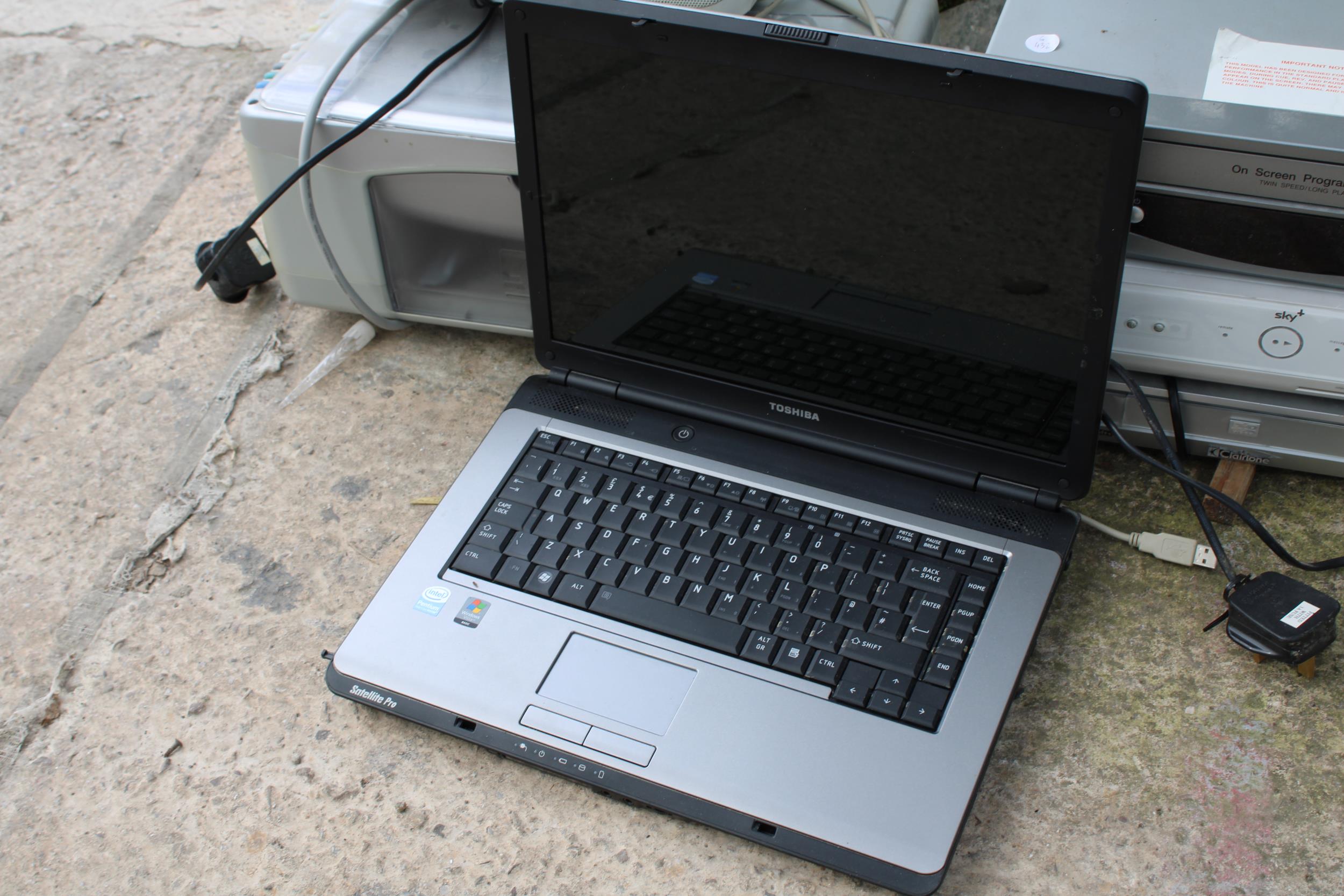 SIX ELECTRICAL ITEMS TO INCLUDE A TOSHIBA LAPTOP, VIDEO RECORDER, ETC - Image 4 of 4