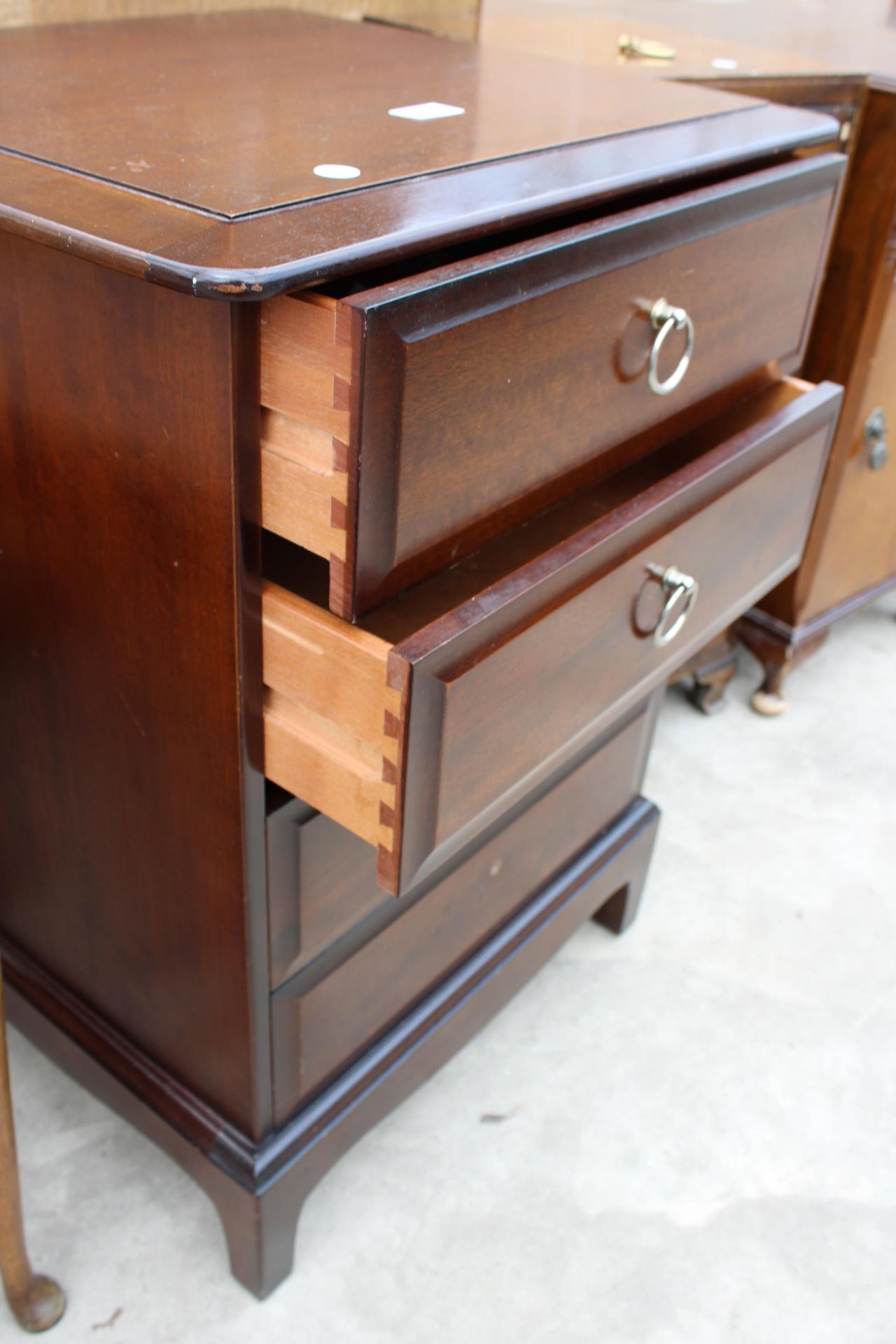 A STAG MINSTREL CHEST OF FOUR DRAWERS 21" WIDE - Image 2 of 2