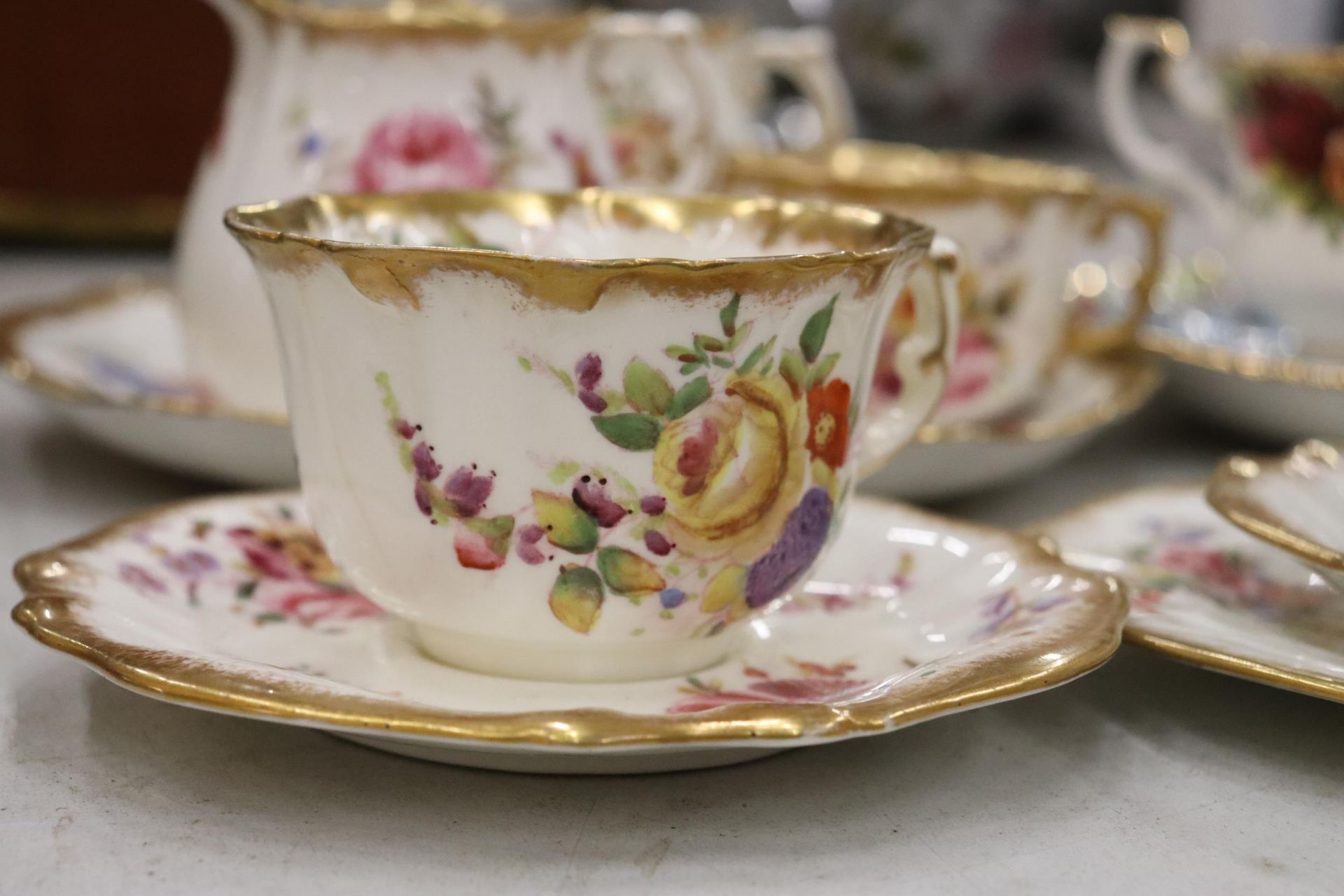 A 15 PIECE PART TEASET HAMMERSLEY AND CO TOGETHER WITH AN OLD ROYAL ALBERT COUNTRY ROSES CAKE PLATES - Image 2 of 10