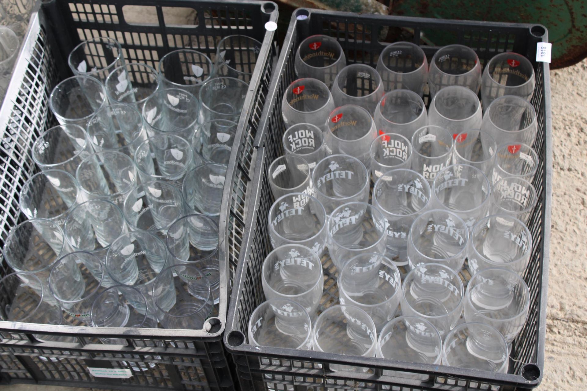 A LARGE ASSORTMENT OF BRANDED AND UNBRANDED PUB GLASSES - Bild 4 aus 4
