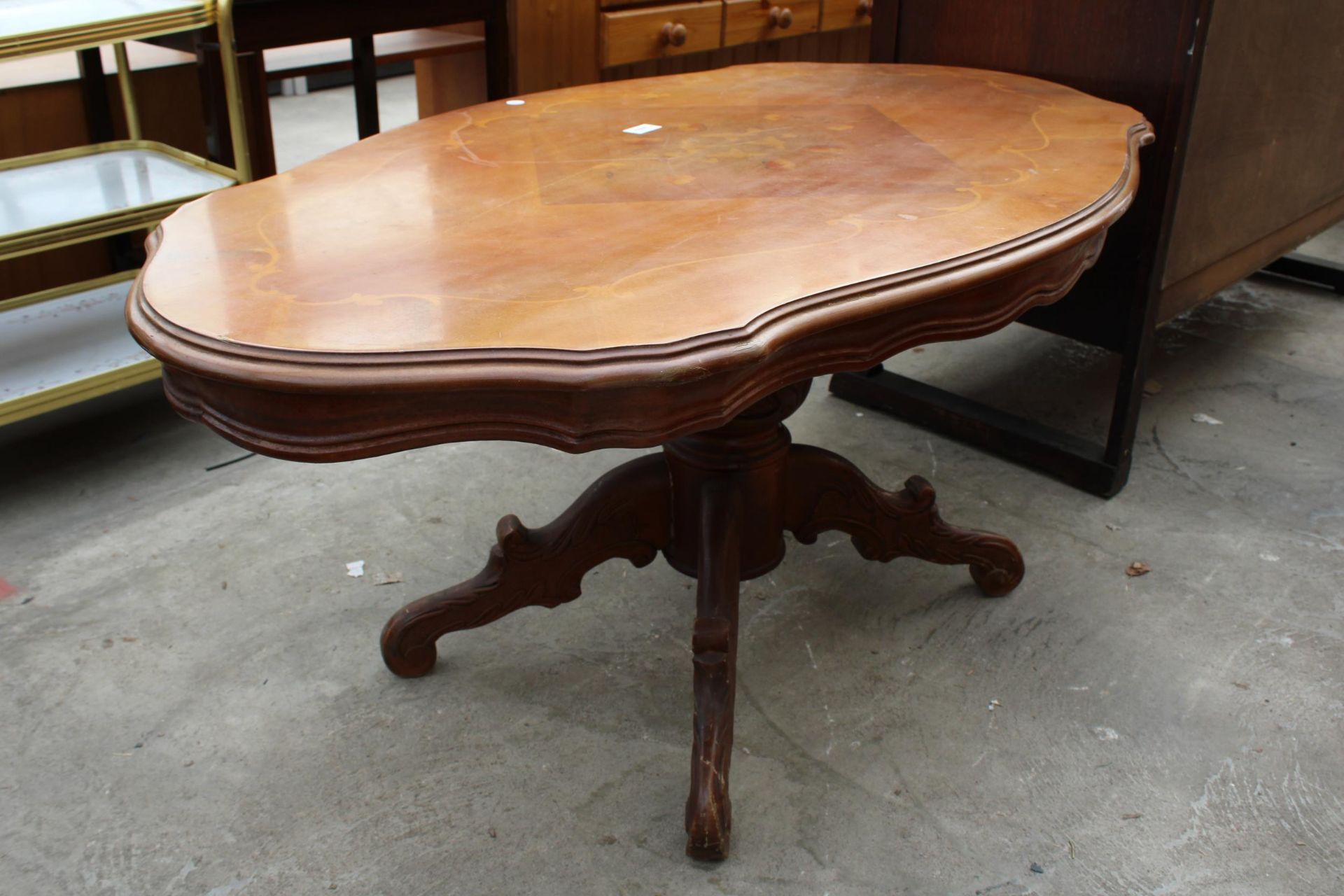 AN OVAL ITALIAN STYLE COFFEE TABLE ON A PEDESTAL BASE - Image 2 of 3