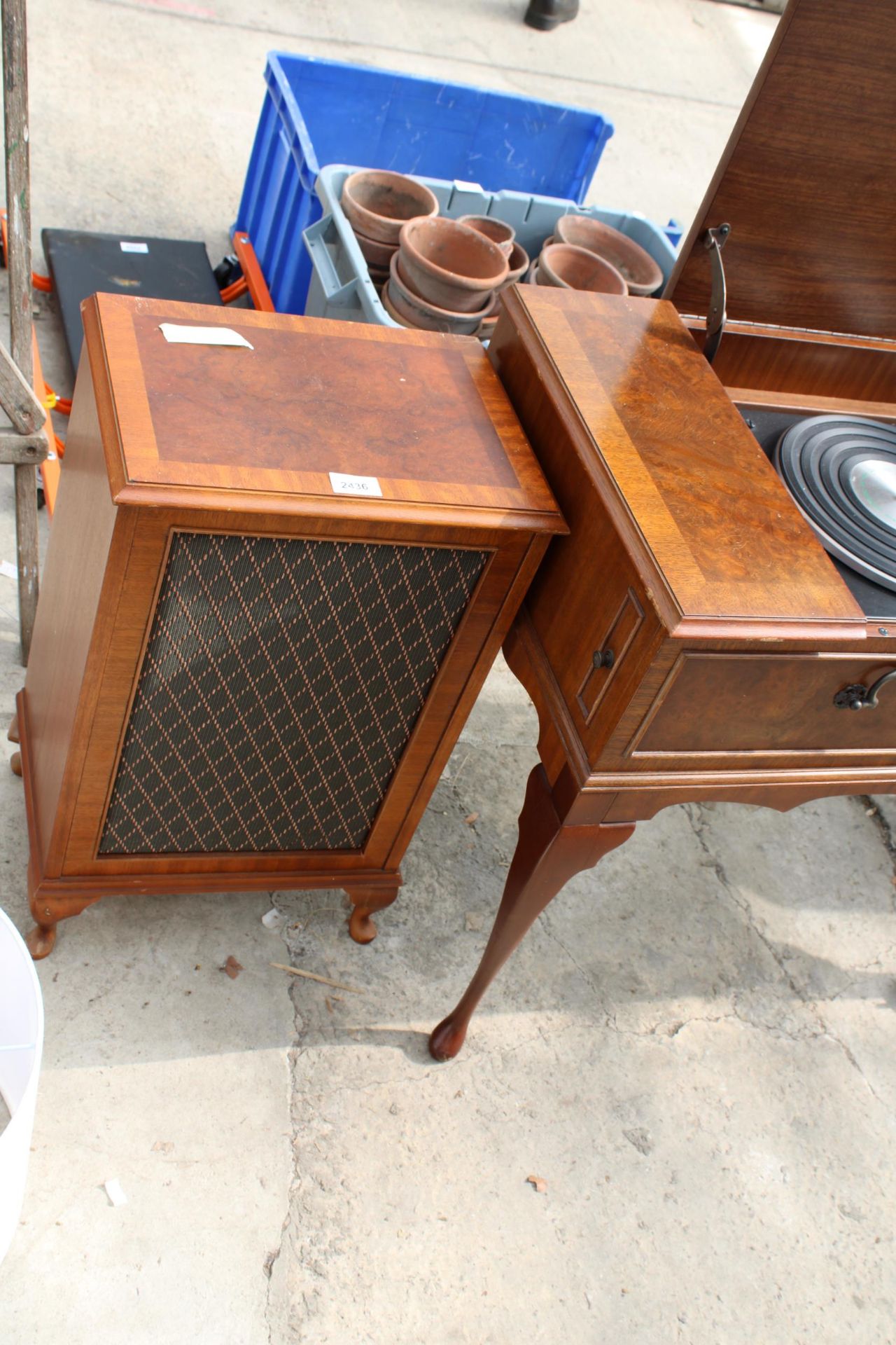 A VINTAGE MID CENTURY RADIOGRAM WITH A DRAYTON DECK AND SPEAKERS - Image 4 of 6