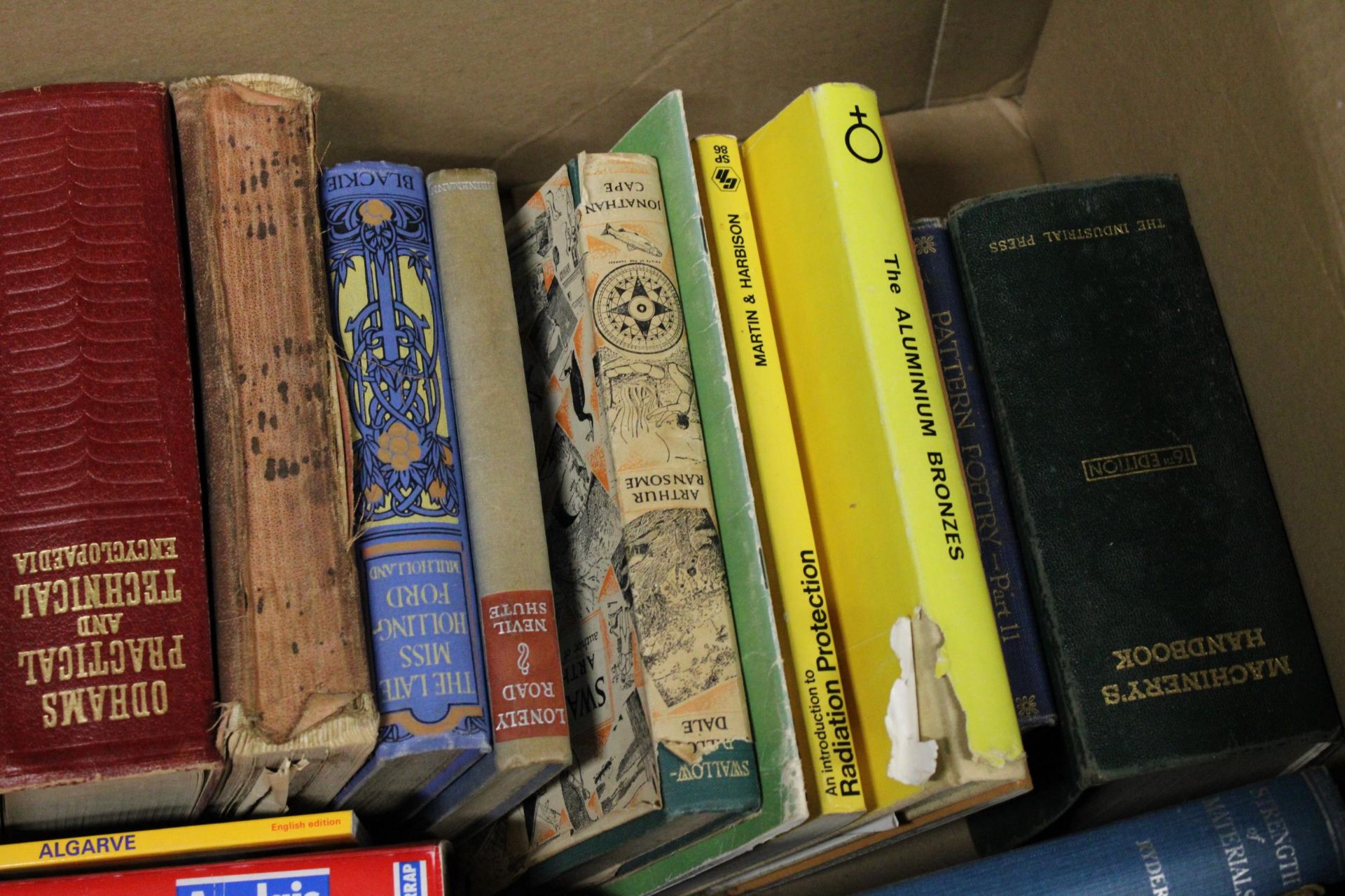 A LARGE QUANTITY OF BOOKS AND MAPS TO INCLUDE SWALLOWS AND AMAZONS, TOM BROWN'S SCHOOL DAYS ETC - Image 3 of 3