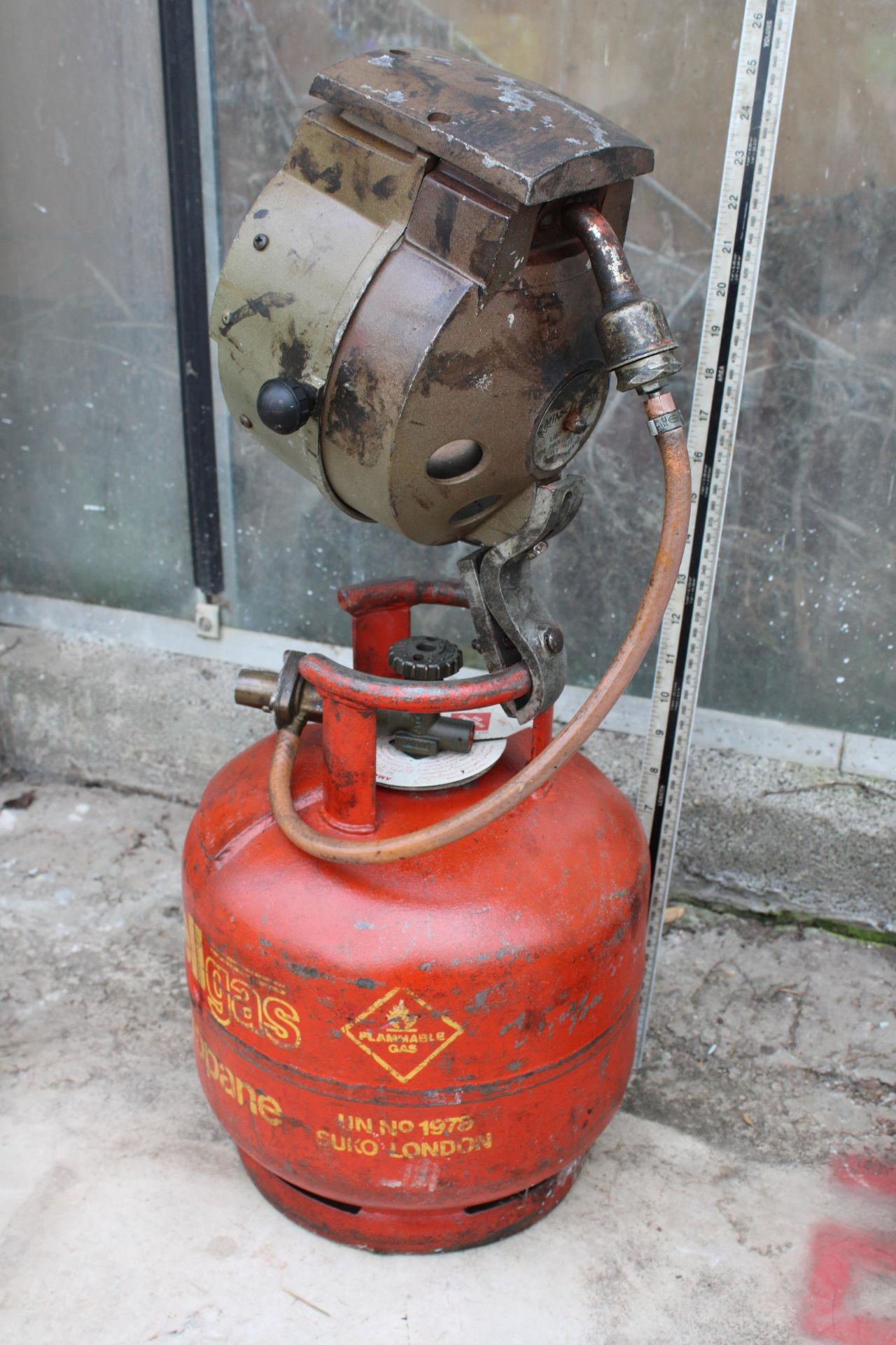 A VINTAGE BULLFINCH LIGHT WITH SHELL GAS BOTTLE - Image 4 of 7