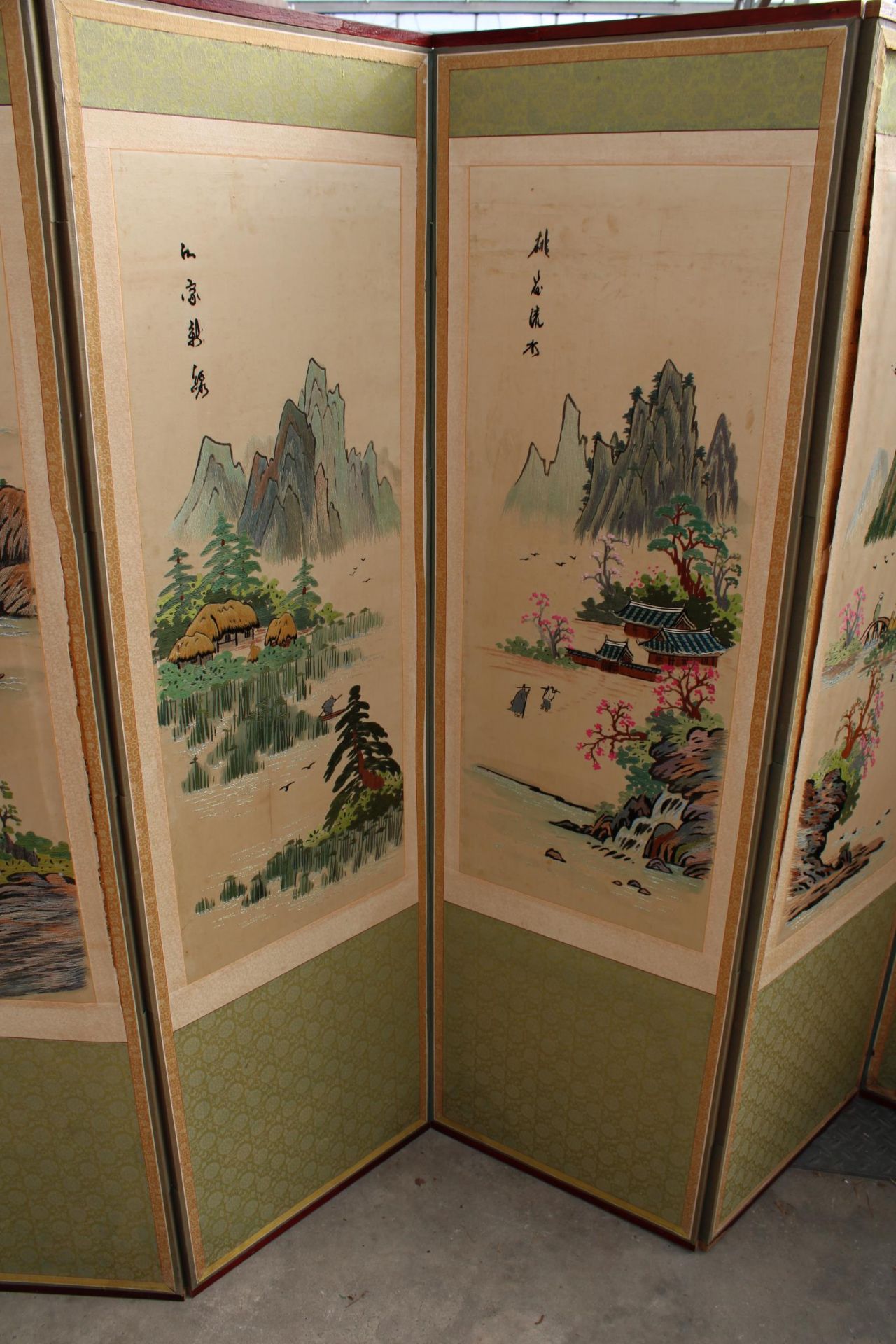 AN ORIENTAL SIX DIVISION SCREEN WITH TAPESTRY AND SILK MOUNTAIN SCENES EACH SECTION IS 60" X 18" - Image 3 of 8