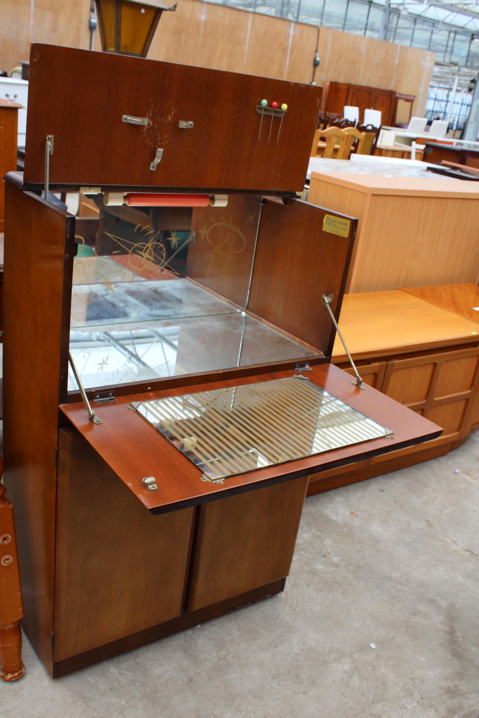 A MID 20TH CENTURY WALNUT COCKTAIL CABINET 24" WIDE - Image 2 of 5