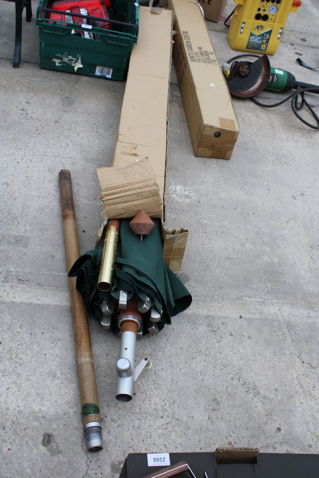 A BOXED GARDEN PARASOL - Image 2 of 2