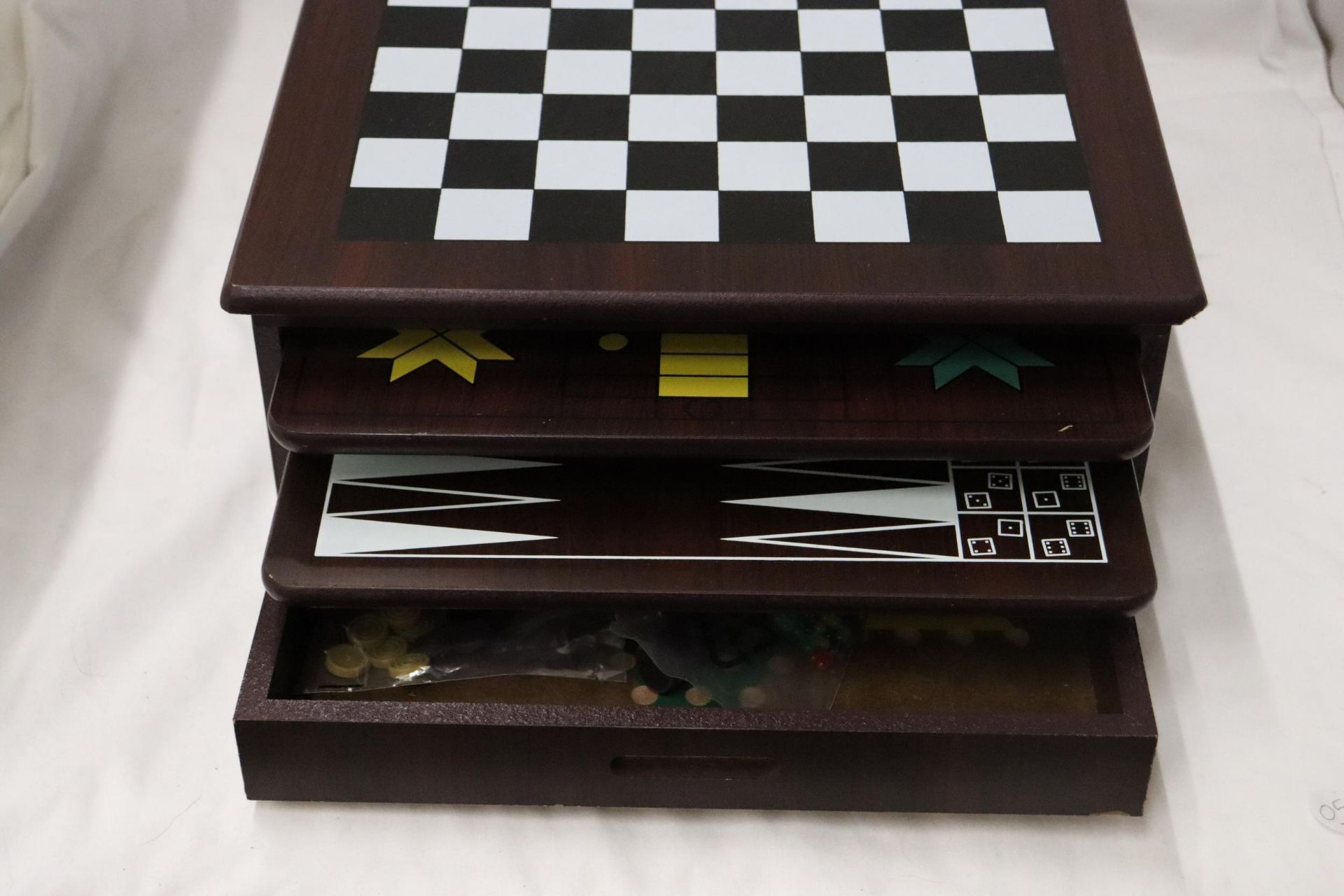 A WOODEN 12 IN 1 GAMES COMPENDIUM - Image 6 of 8