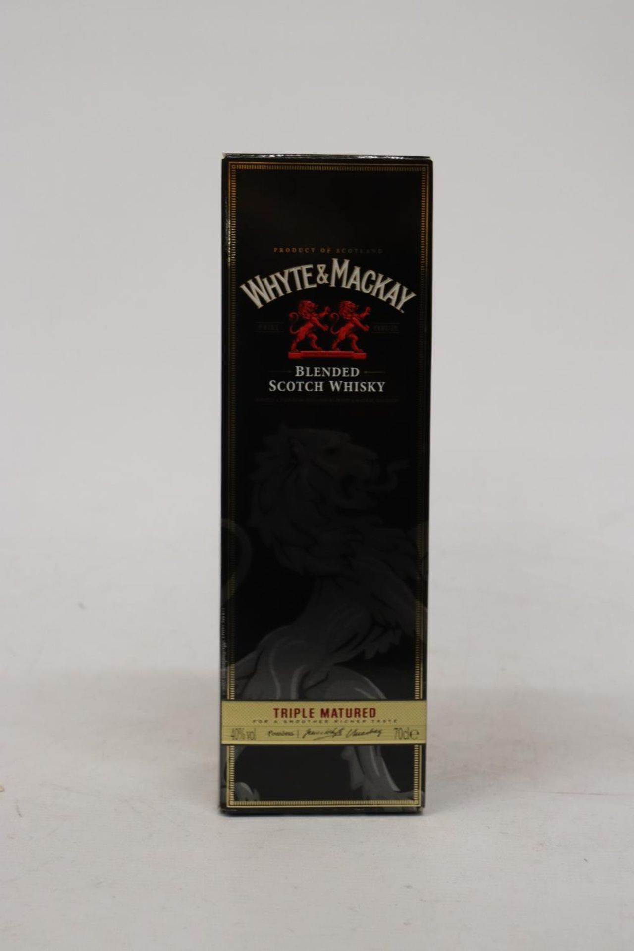 A WHITE AND MACKAY BLENDED SCOTCH WHISKY, BOXED - Image 3 of 5