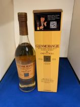 A BOTTLE OF GLENMORANGIE HIGHLAND SINGLE MALT SCOTCH WHISKY THE ORIGINAL IN A PRESENTATION BOX