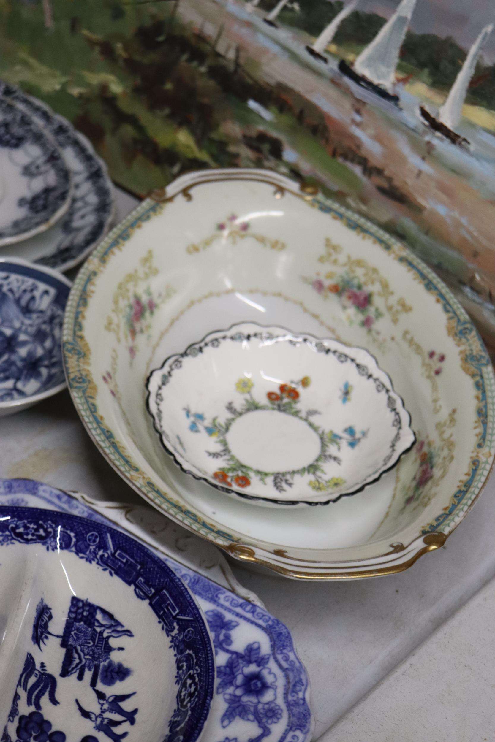 A LARGE MIXED LOT TO INCLUDE WEDGEWOOD, FUJI CHINA, WADE ETC - Image 9 of 12