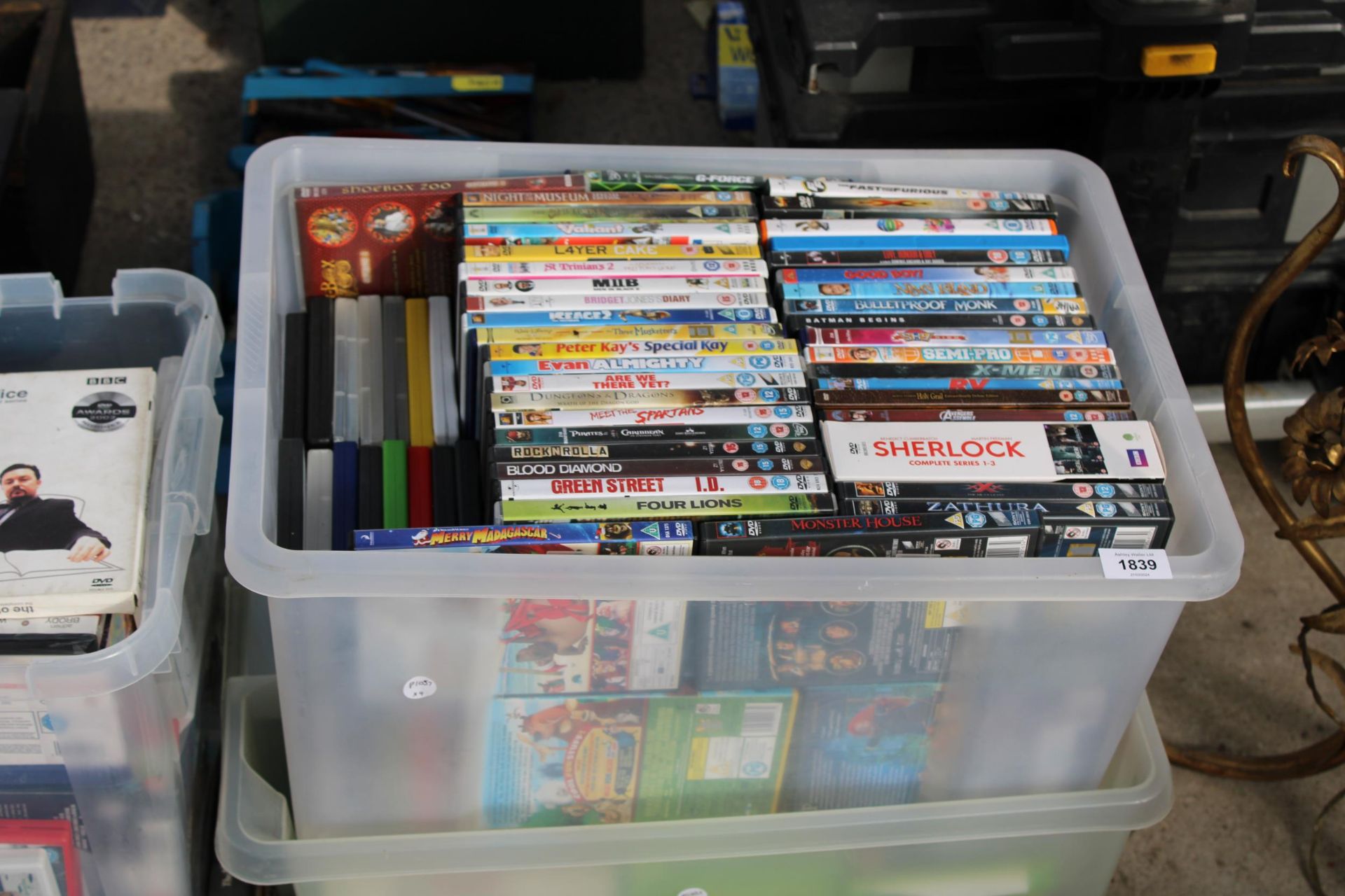 A LARGE ASSORTMENT OF DVDS AND VHS VIDEOS - Image 2 of 4