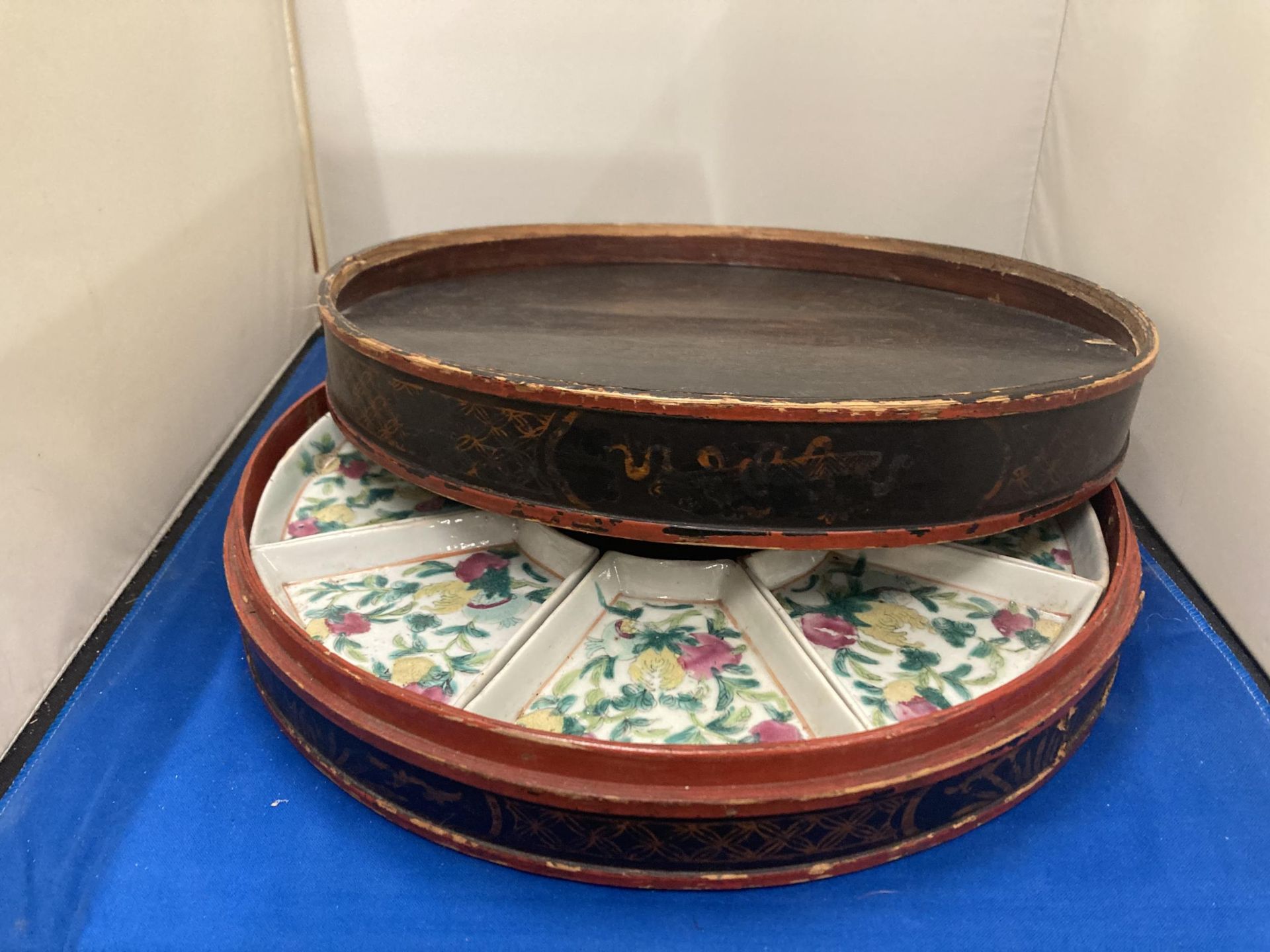 AN ORIENTAL MILLROSE SWEET MEAT DISH - Image 4 of 4