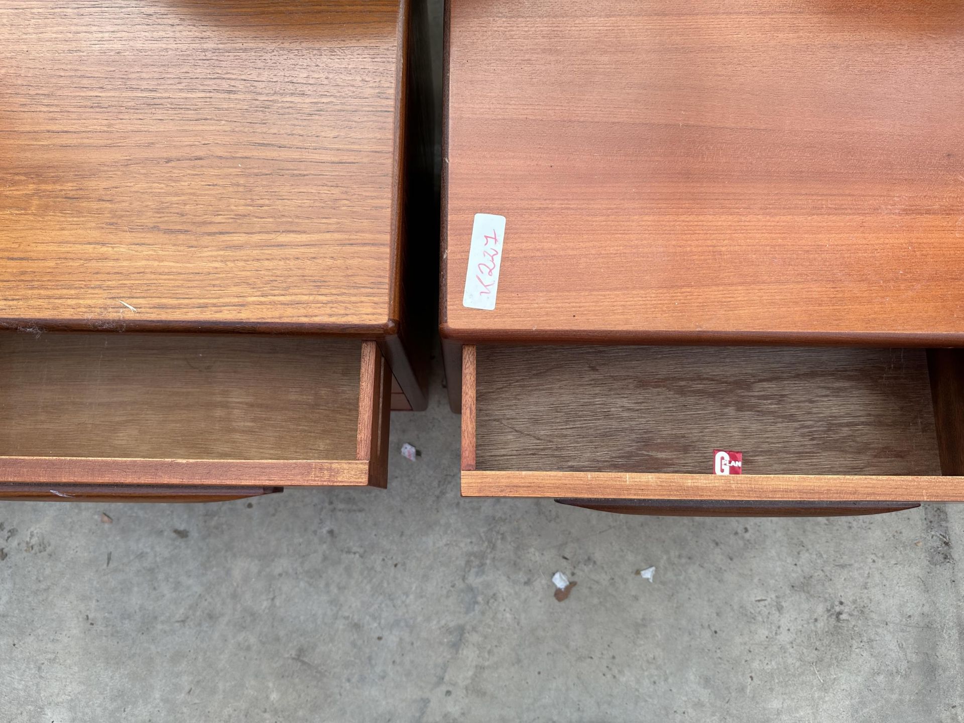 THREE G PLAN RETRO TEAK CHESTS OF THREE DRAWERS 19" WIDE - Image 7 of 7