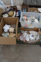 AN ASSORTMENT OF HOUSEHOLD CLEARANCE ITEMS