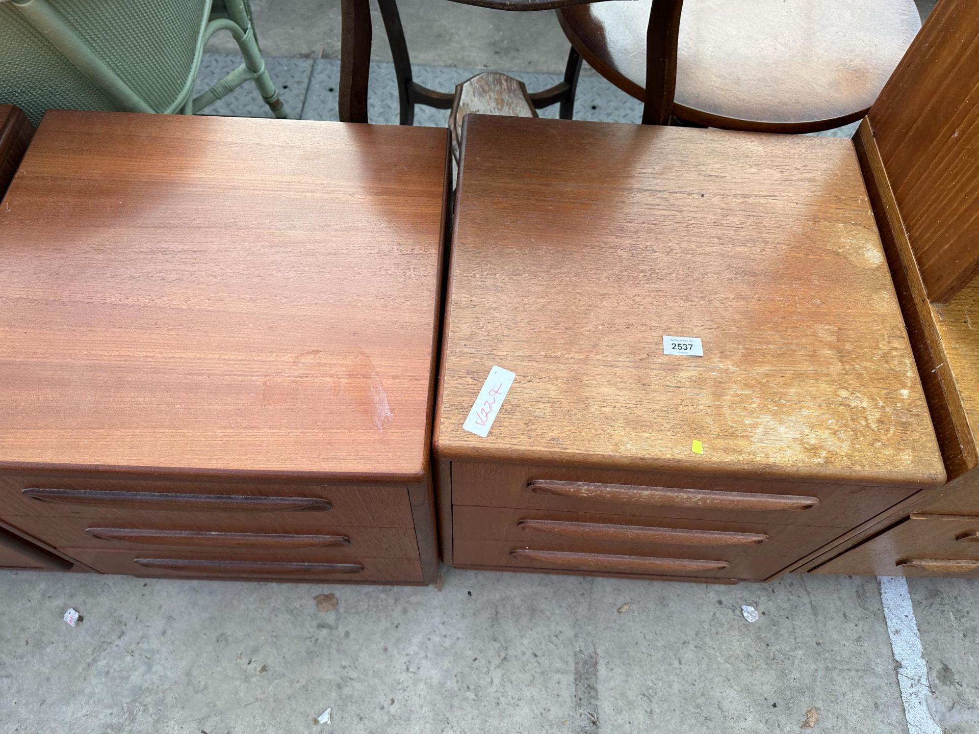 THREE G PLAN RETRO TEAK CHESTS OF THREE DRAWERS 19" WIDE - Bild 2 aus 7