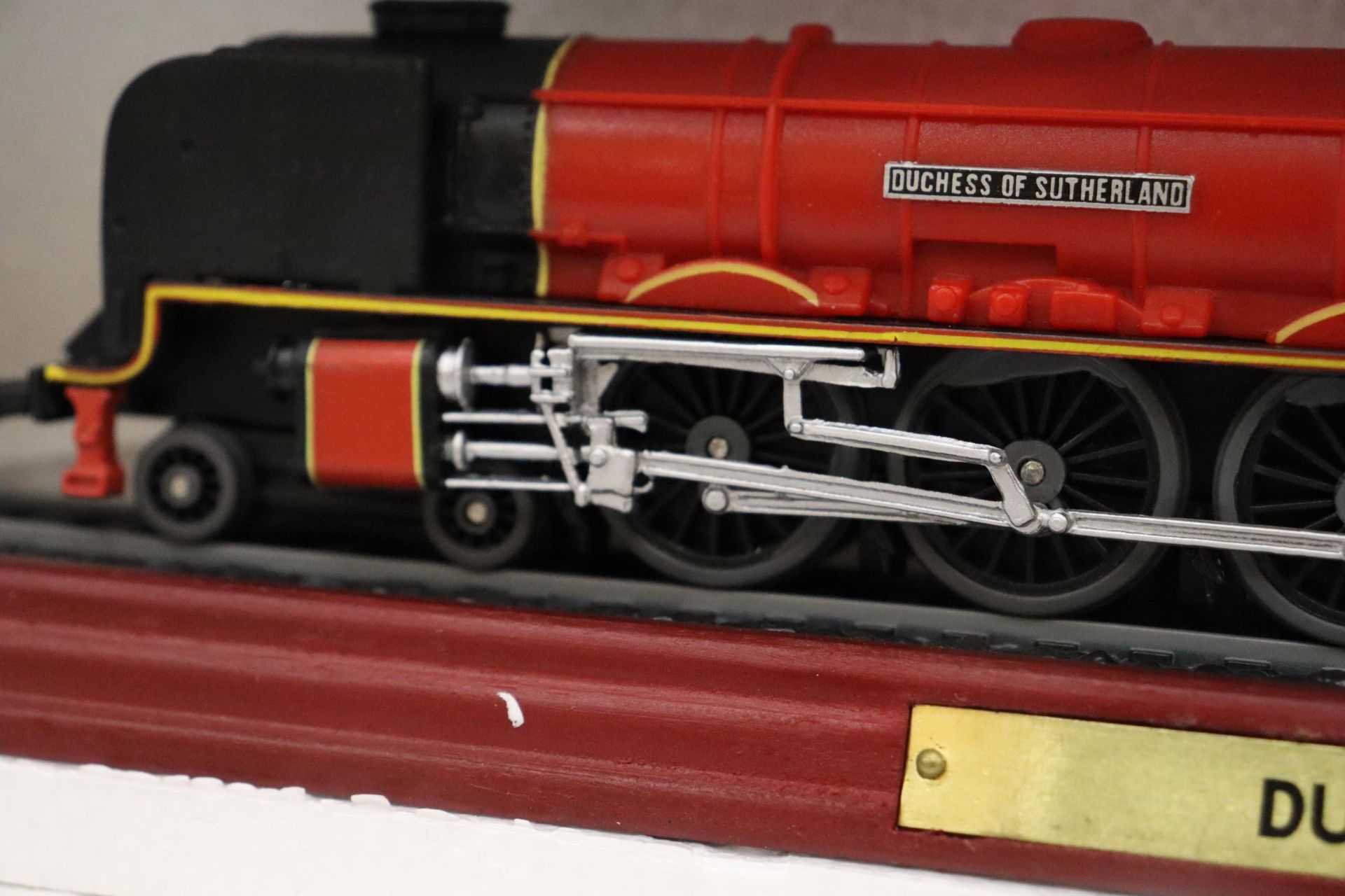 TWO MODEL LOCOS - Image 9 of 9