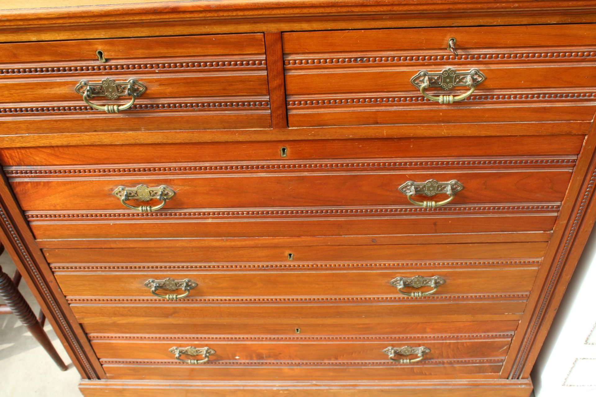 A LATE VICTORIAN MAHOGANY CHEST OF TWO SHORT AND THREE LONG DRAWERS WITH BRASS HANDLES 40" WIDE - Image 4 of 4