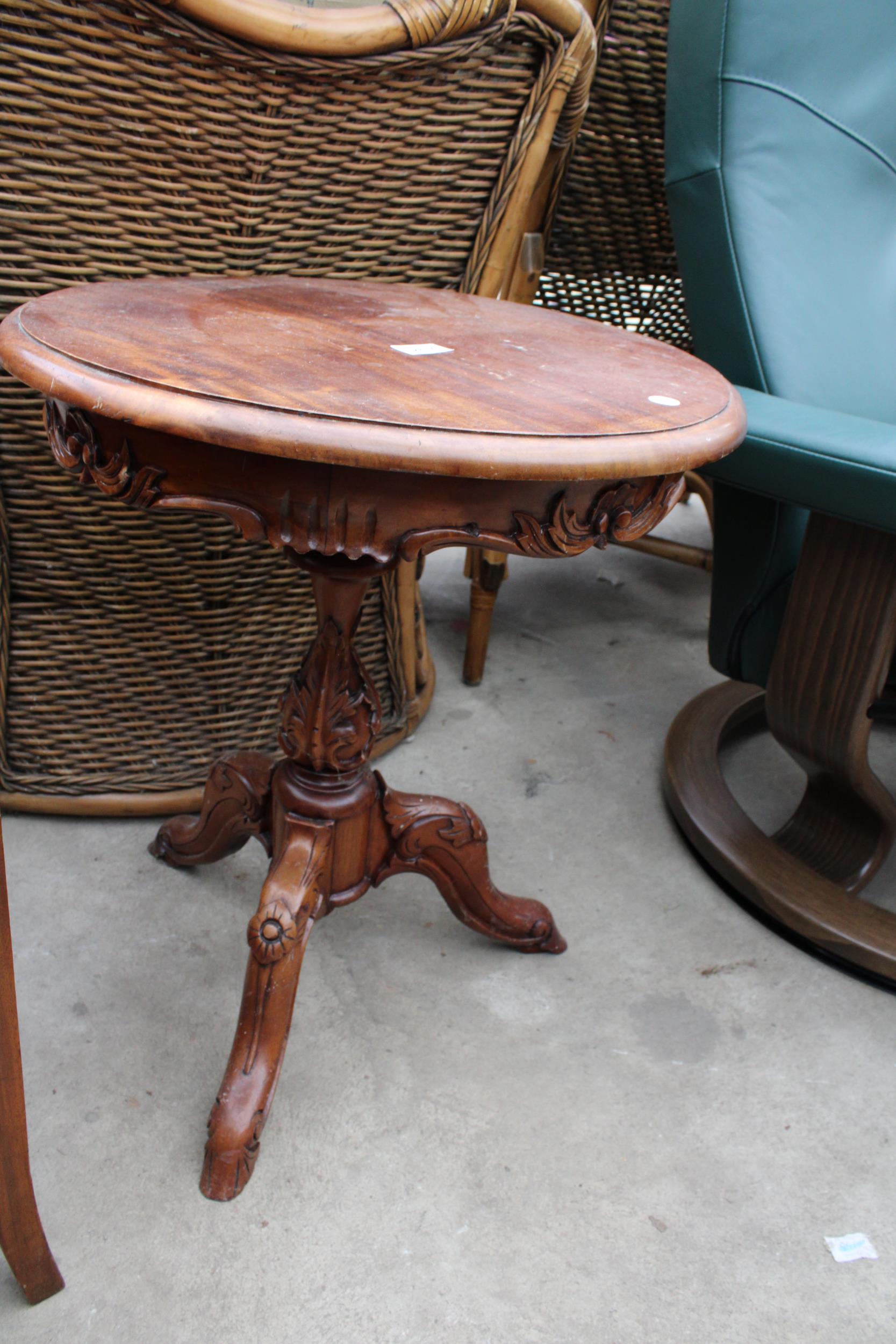 A VICTORIAN STYLE HARDWOOD TRIPOD WINE TABLE AND A MAHOGANY PIANO STOOL WITH LIFT UP SEAT - Image 3 of 3