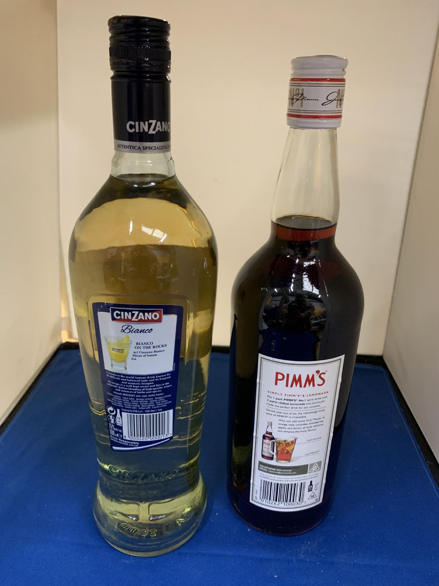 TWO BOTTLES TO INCLUDE A LITRE BOTTLE OF CINZANO AND A PIMMS NO.1 - Bild 4 aus 4