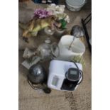 AN ASSORTMENT OF ITEMS TO INCLUDE A TOMMEE TIPPEE PREP MACHINE, VASES AND A LAMP ETC