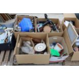 AN ASSORTMENT OF HOUSEHOLD CLEARANCE ITEMS