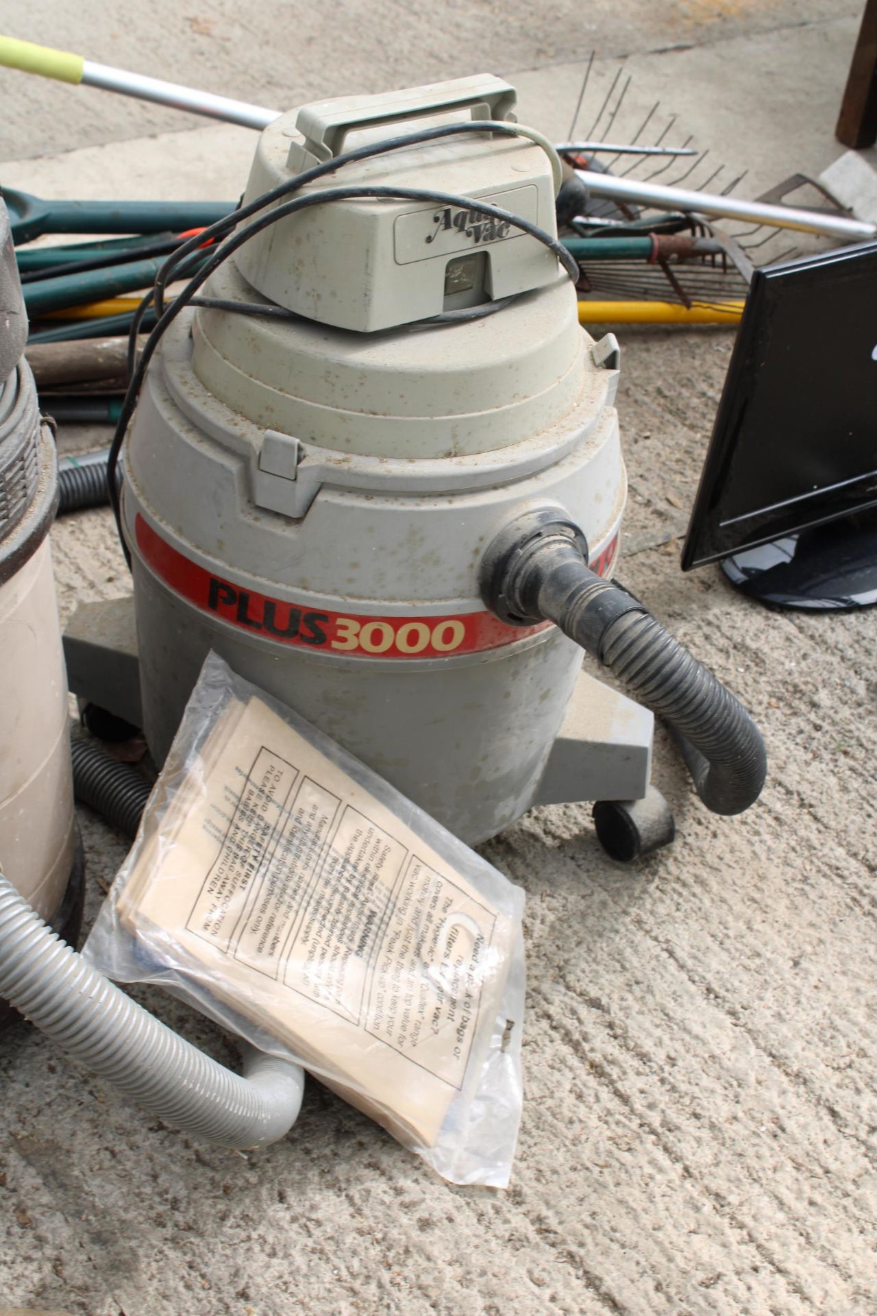 TWO WET/DRY VACUUM CLEANERS - Image 3 of 3