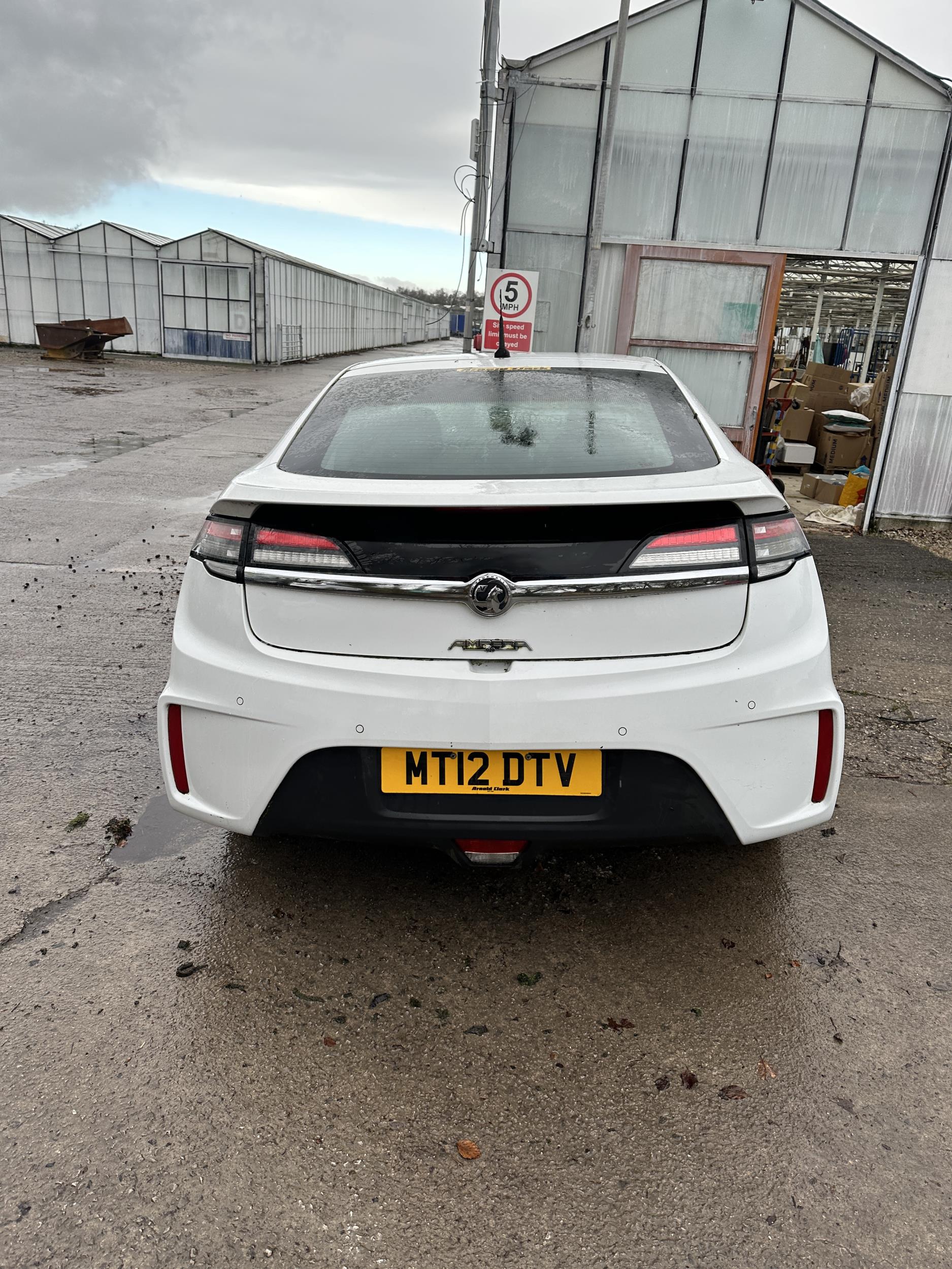 A VAUXHALL AMPERA ELECTRON 5 DOOR HATCHBACK HYBRID, DATE OF FIRST REGISTRATION 11/06/2012. - Image 4 of 16