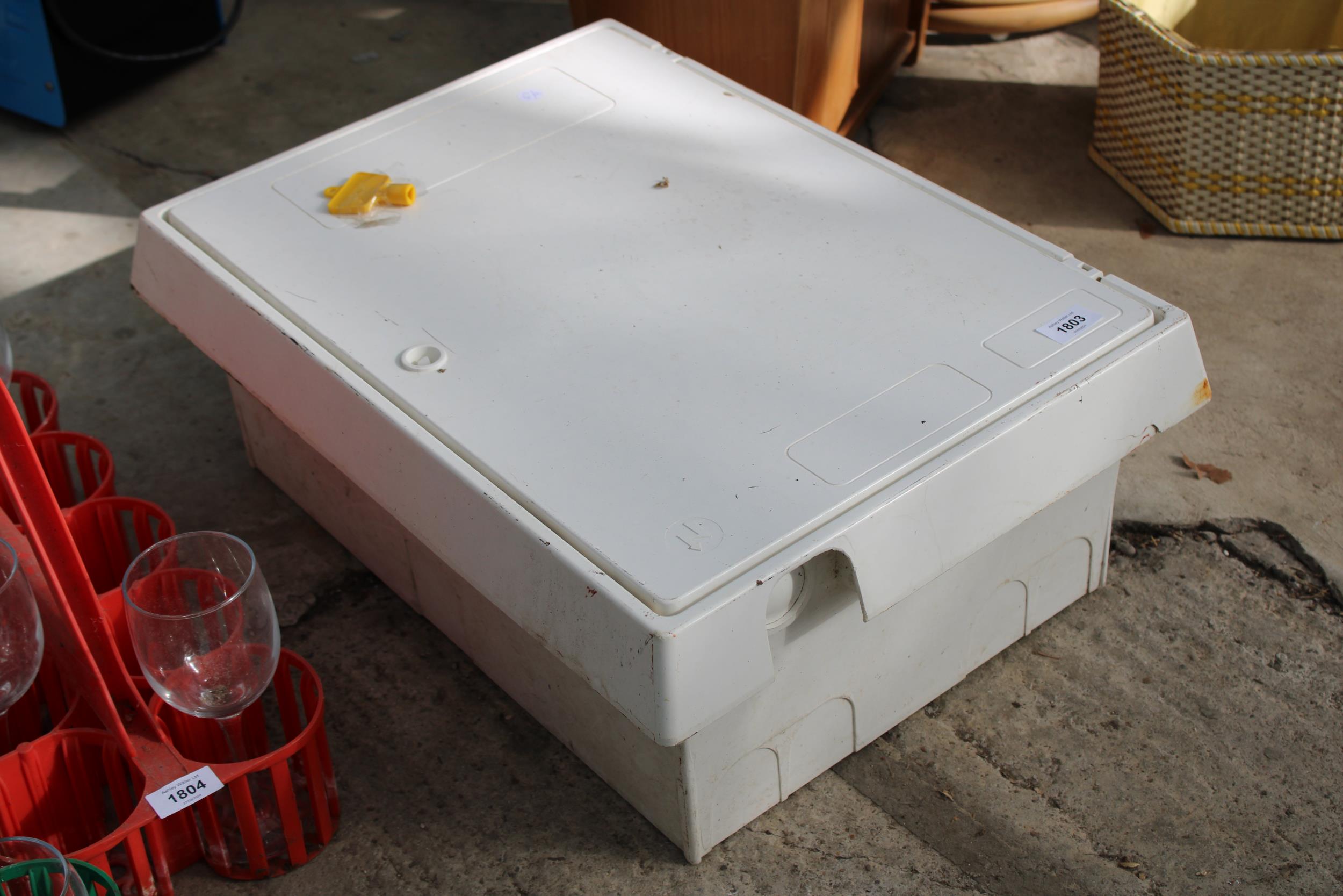 A WHITE PLASTIC ELECTRIC METER BOX - Image 2 of 2