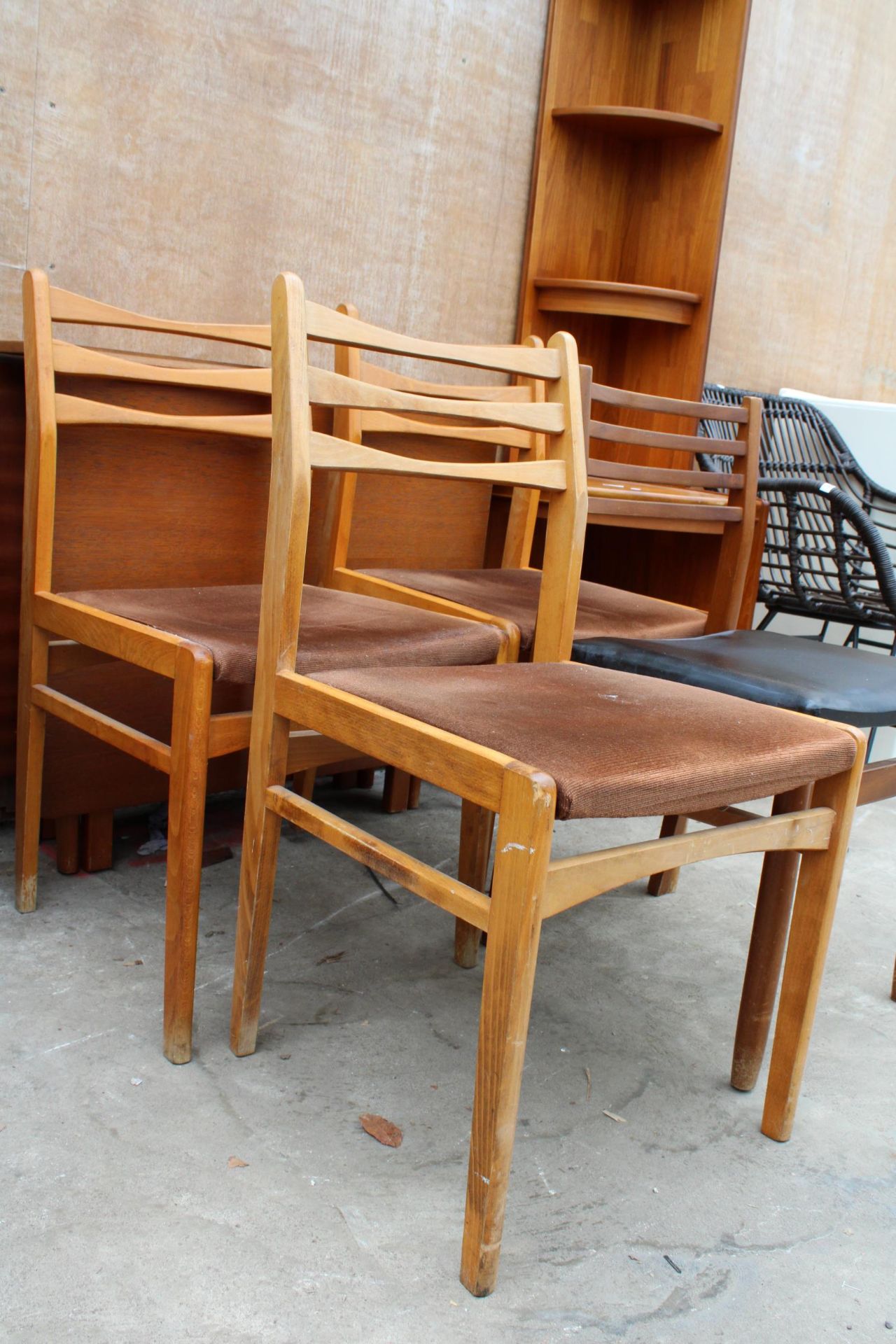 A RETRO TEAK DROP LEAF DINING TABLE AND FOUR DINING CHAIRS (3 + 1) - Image 3 of 3