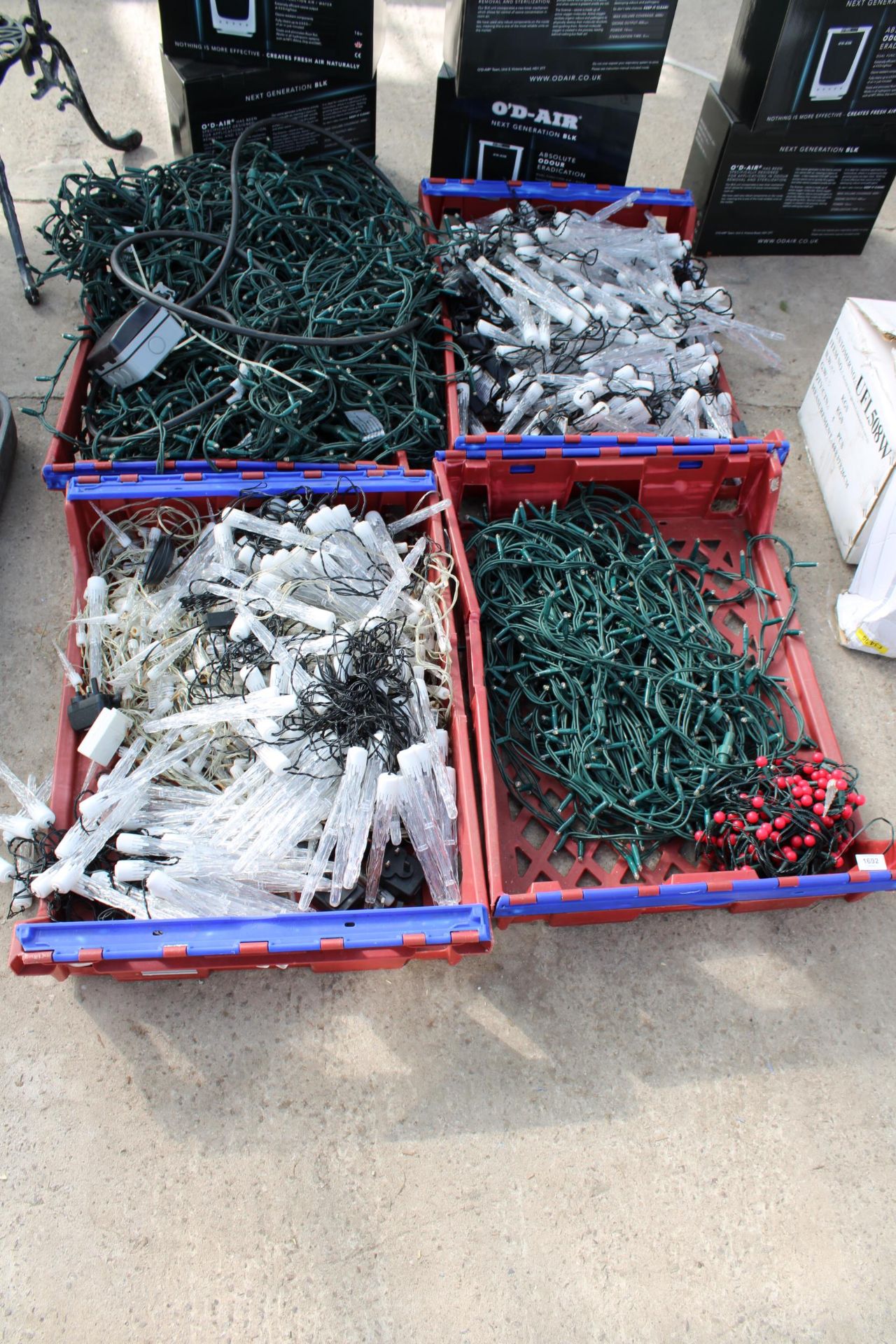 A LARGE QUANTITY OF ASSORTED CHRISTMAS ROPE LIGHTS