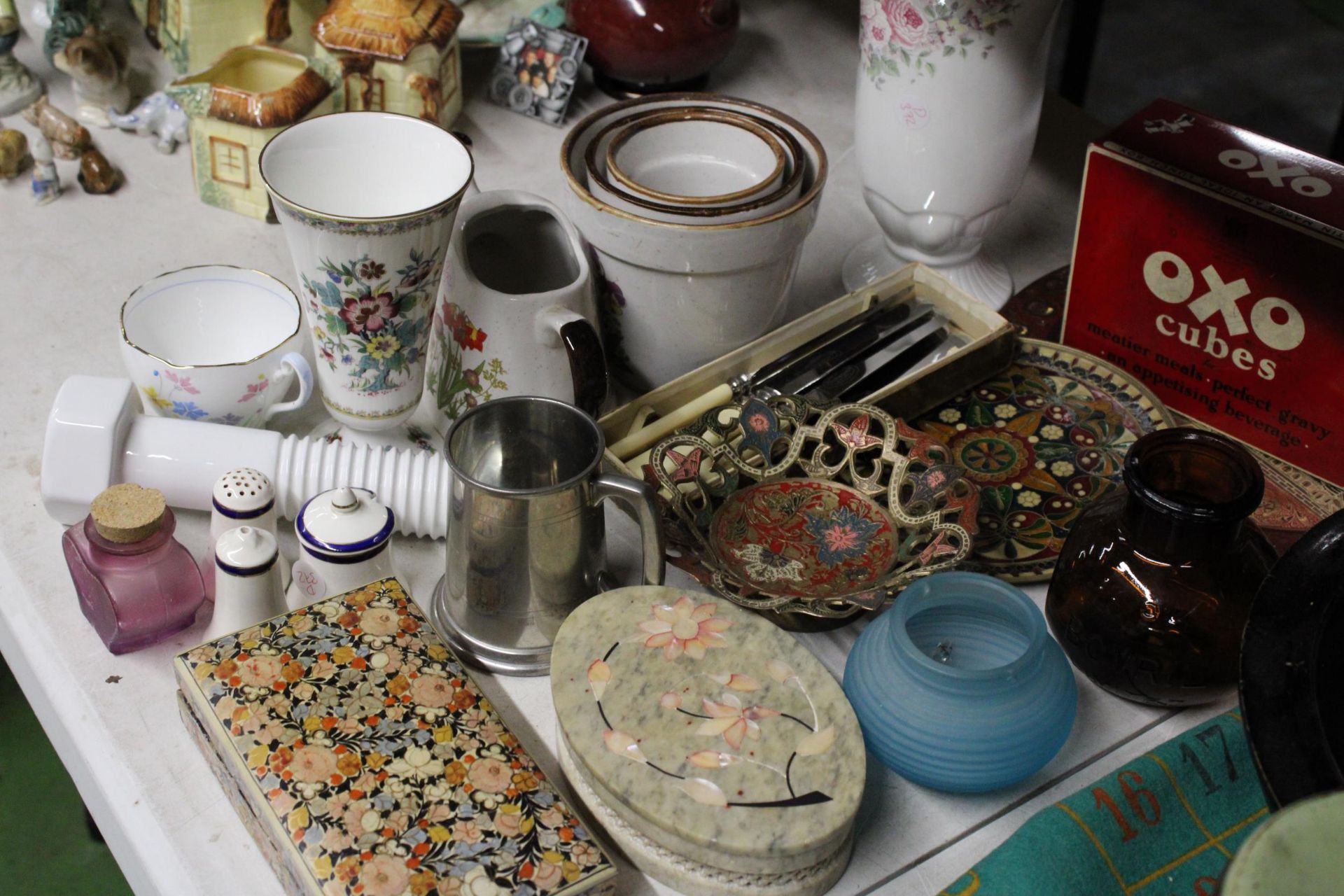 A MIXED LOT TO INCLUDE COALPORT, GRAFTON, VINTAGE OXO TIN ETC - Image 6 of 6