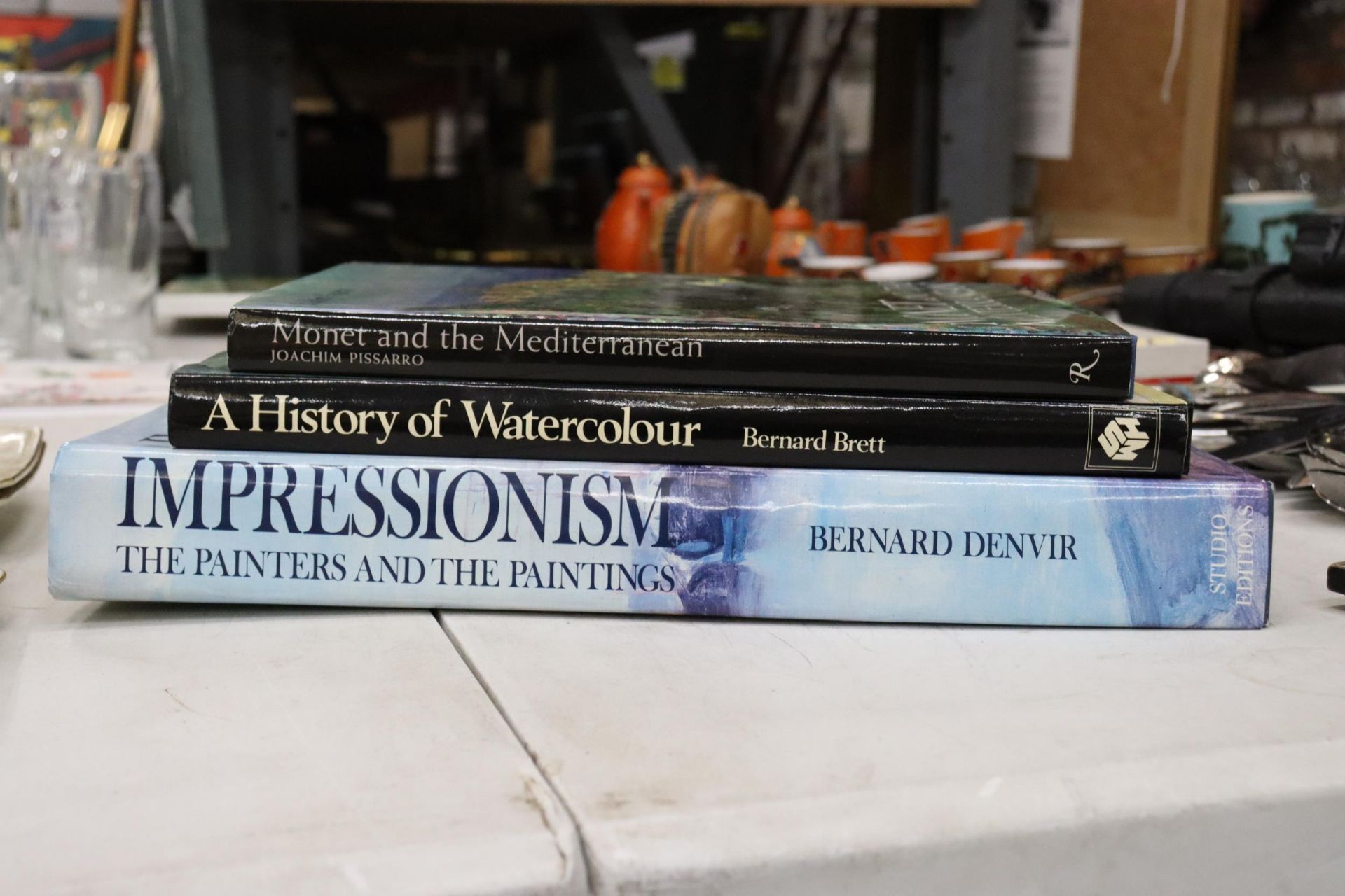 THREE HARDBACK ART THEMED BOOKS TO INCLUDE MONET AND THE MEDITERRANEAN, A HISTORY OF WATERCOLOUR AND - Bild 5 aus 6