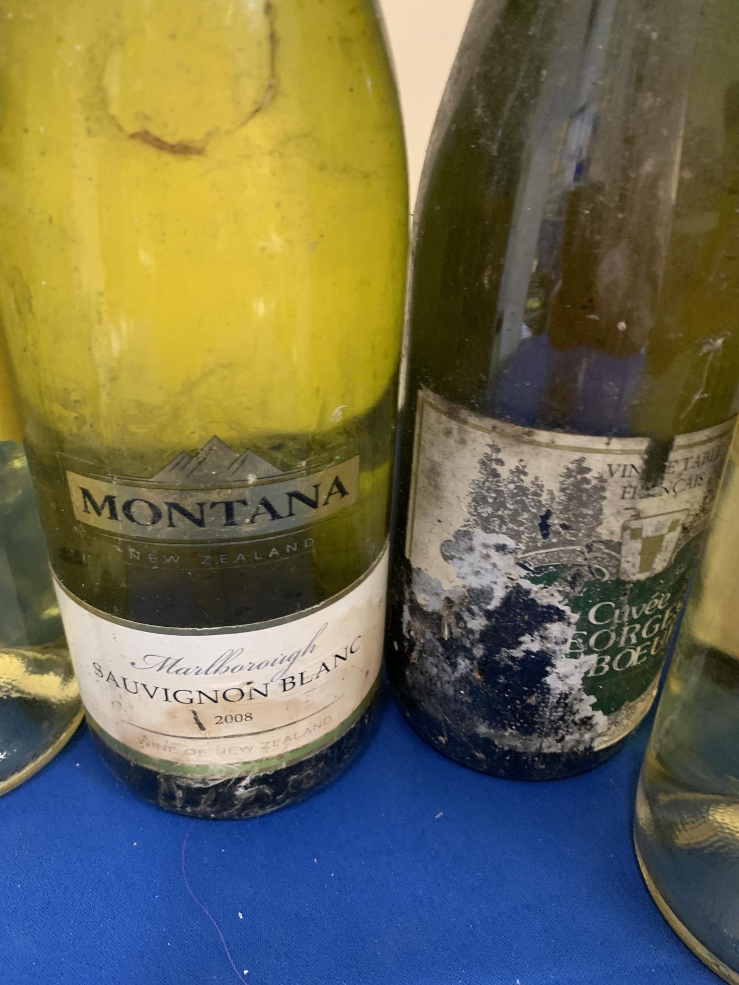 FIVE BOTTLES OF WINE TO INCLUDE MONTANA SAUVINGNON BLANC, PINOT GRIGIO ETC - Image 3 of 4