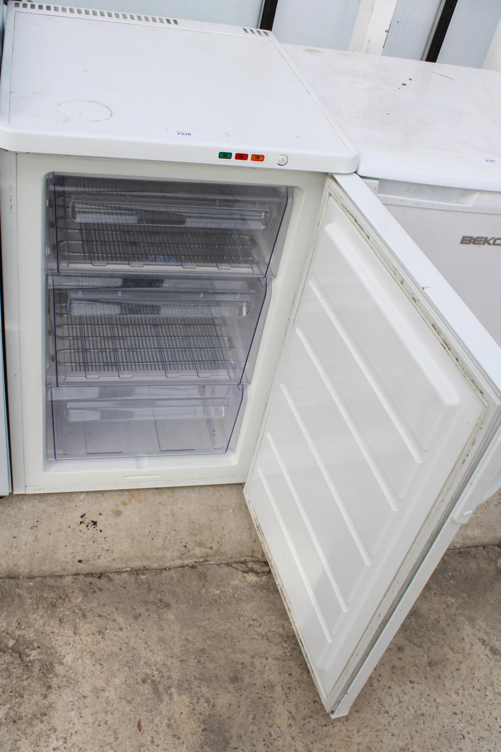 A WHITE ZANUSSI UNDERCOUNTER FREEZER - Image 2 of 2