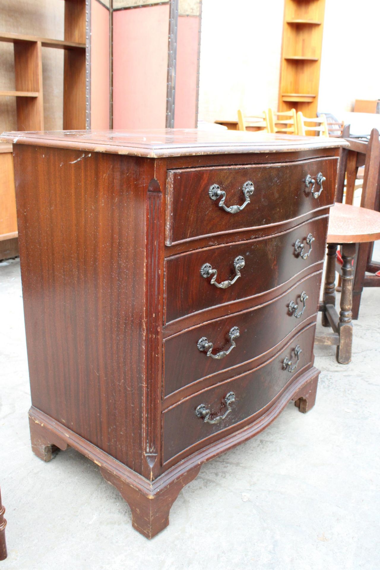 A REPRODUCTION MAHOGANY SERPENTINE CHEST OF FOUR DRAWERS, 28" WIDE - Image 2 of 3