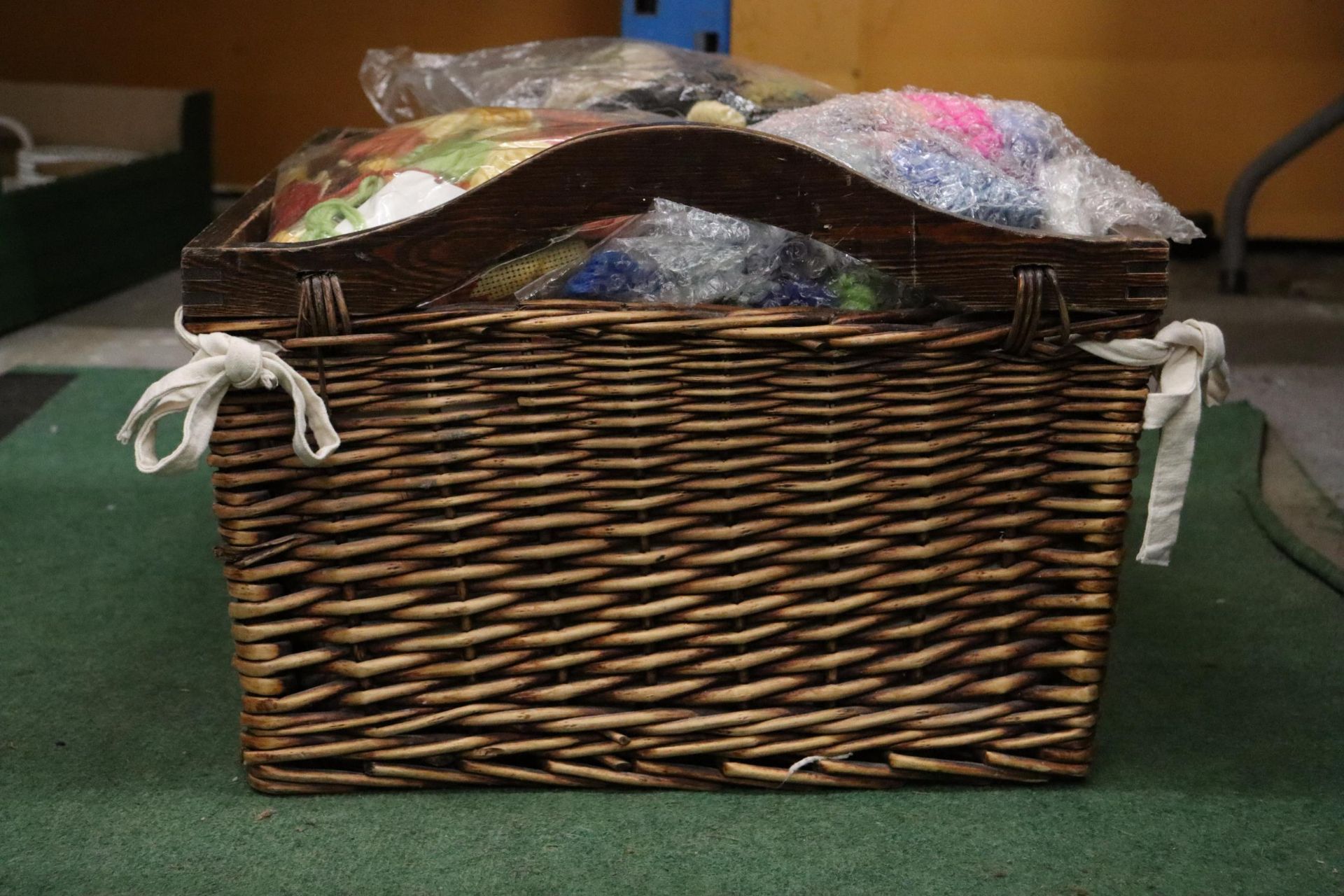 A LARGE BASKET OF TAPESTRY WOOL - Image 3 of 10