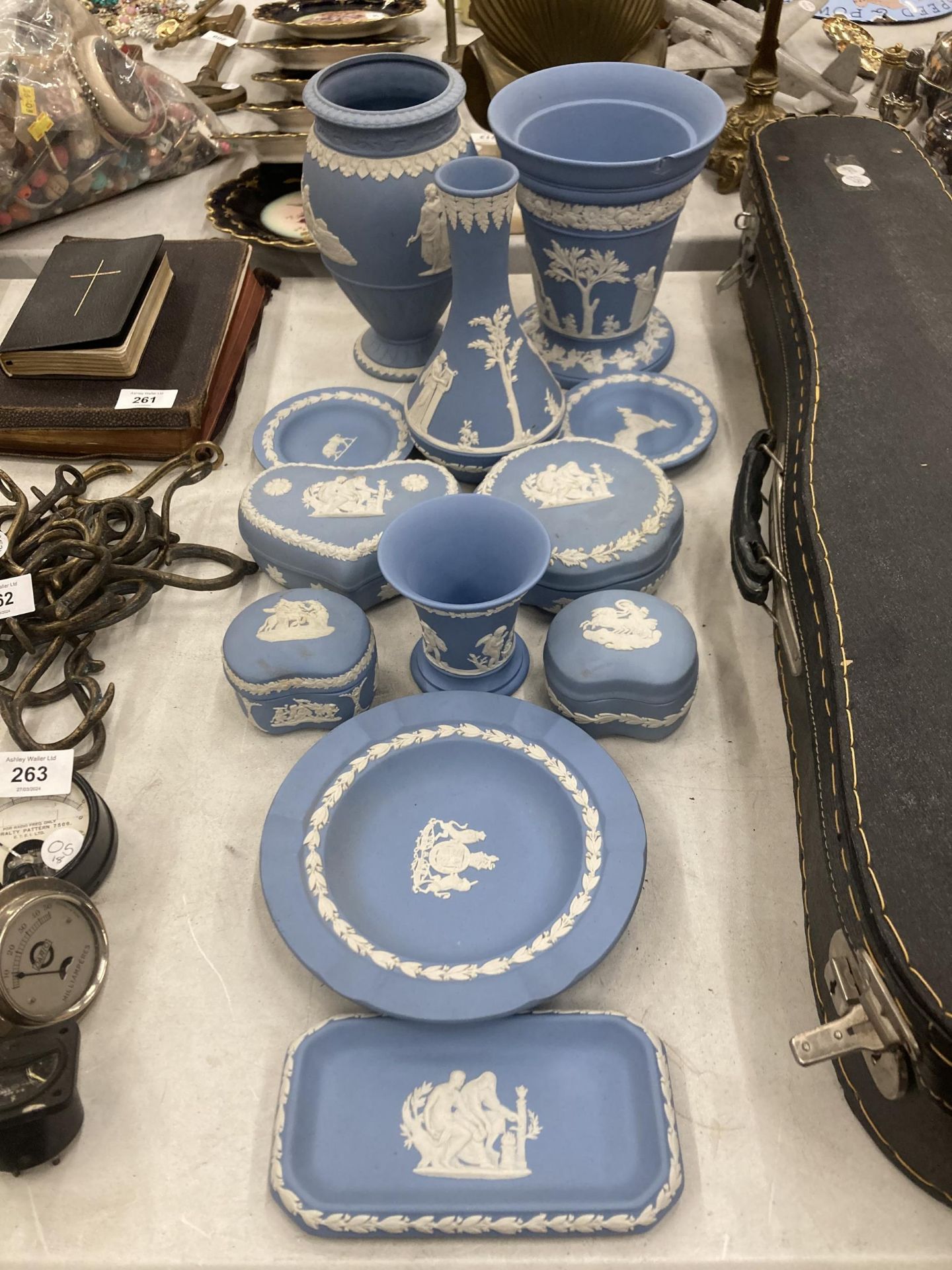 A LARGE QUANTITY OF WEDGWOOD JASPERWARE POWDER BLUE TO INCLUDE TRINKET BOXES, VASES, PIN DISHES,