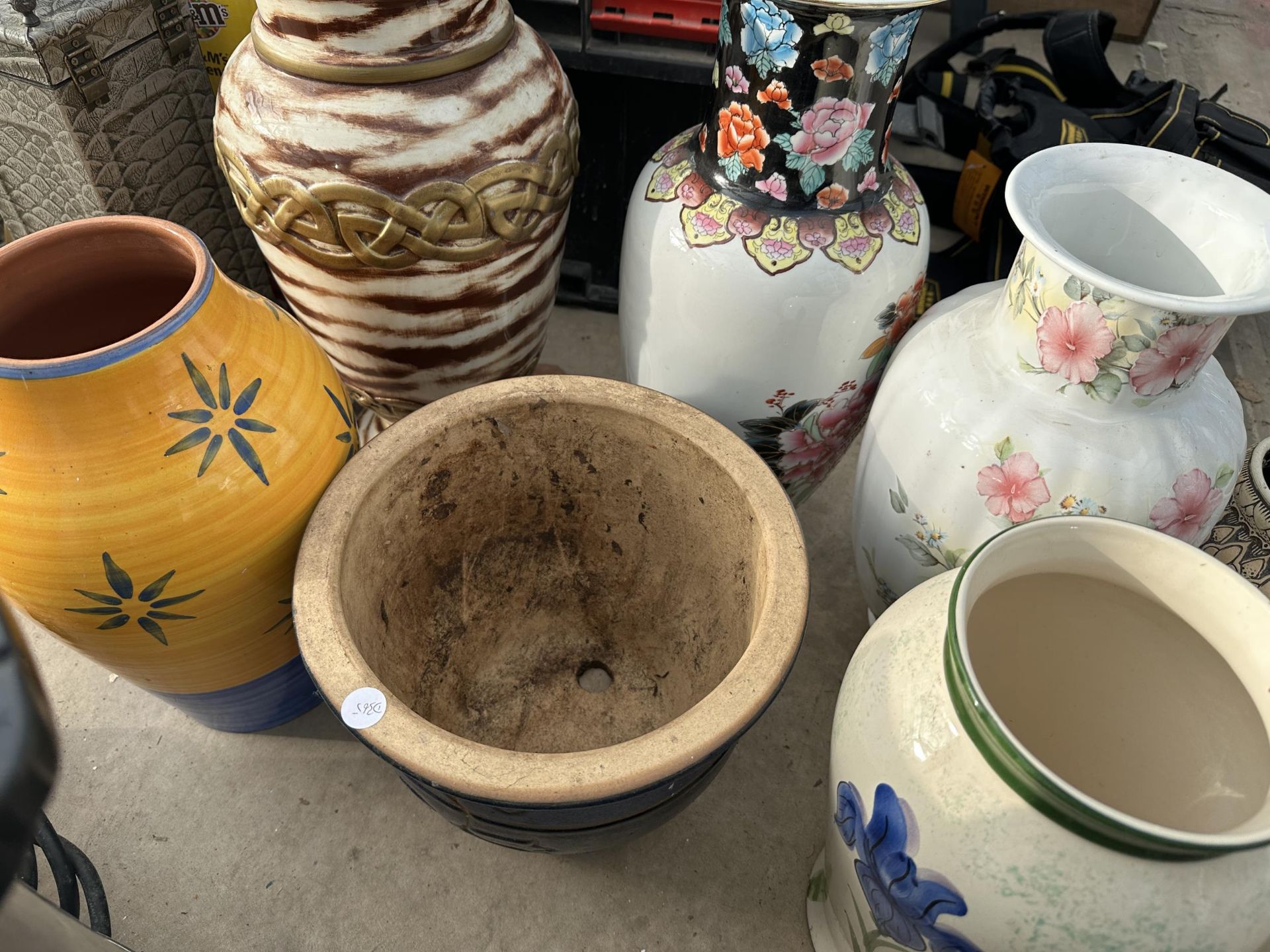 AN ASSORTMENT OF GLAZED AND CERAMIC VASES AND PLANTERS ETC - Image 3 of 3